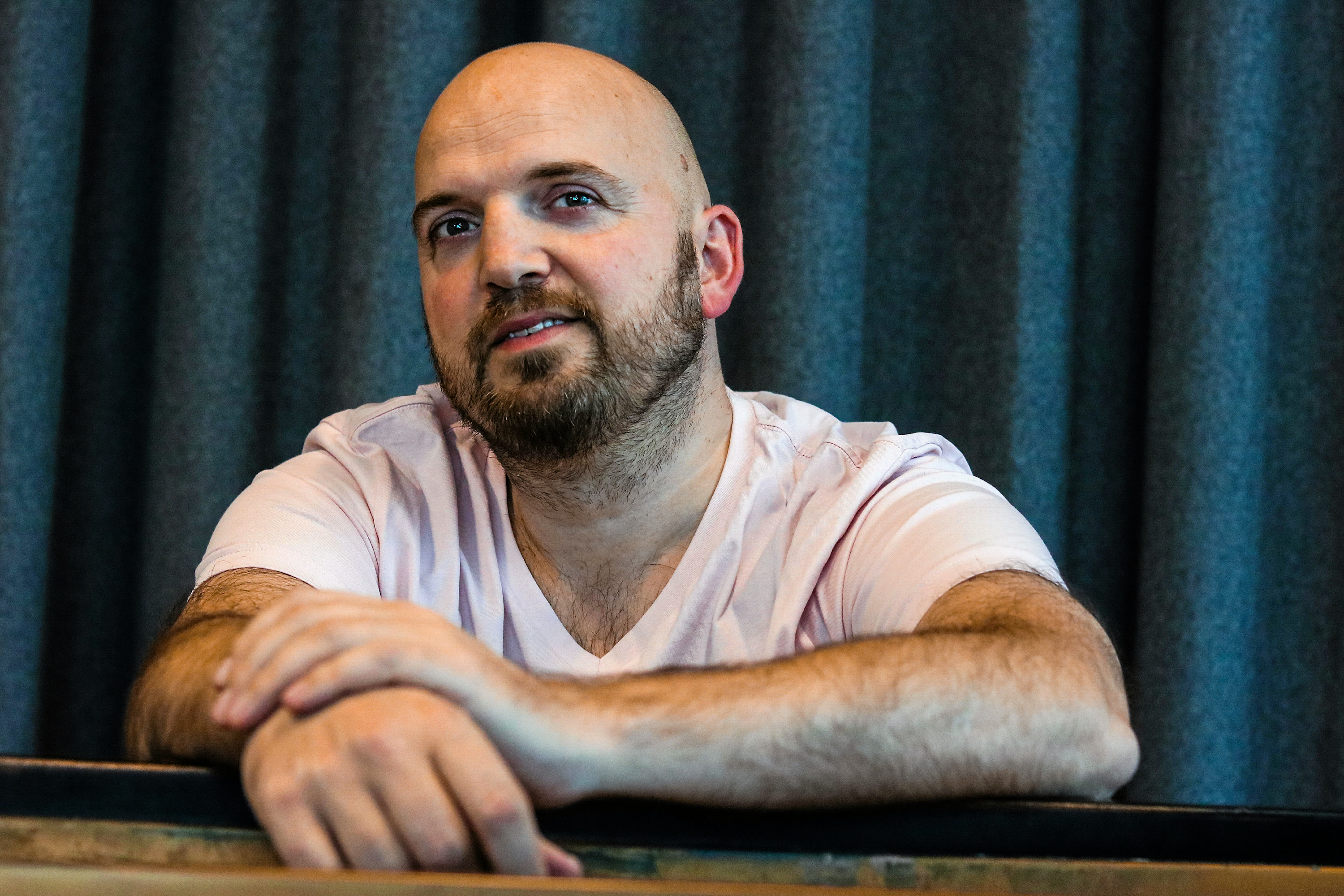 Til arrangementet i Ledøje kommer sanger og sangskriver Popfar, Henrik Winthereik fra Ganløse, og opfører en række af sine egne sange.