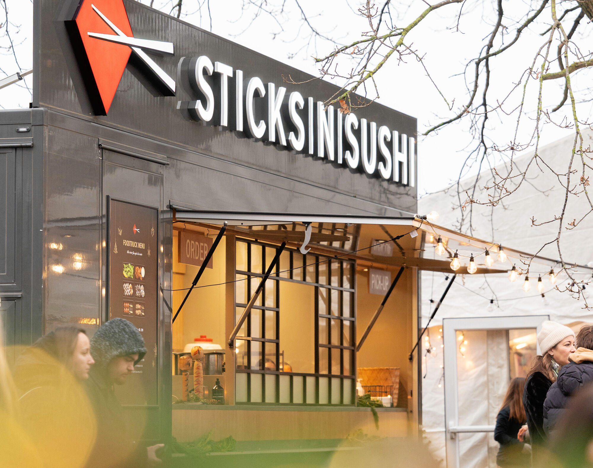 Sushi-fans må i en periode nøjes med takeaway fra en foodtruck på torvet i Lyngby.