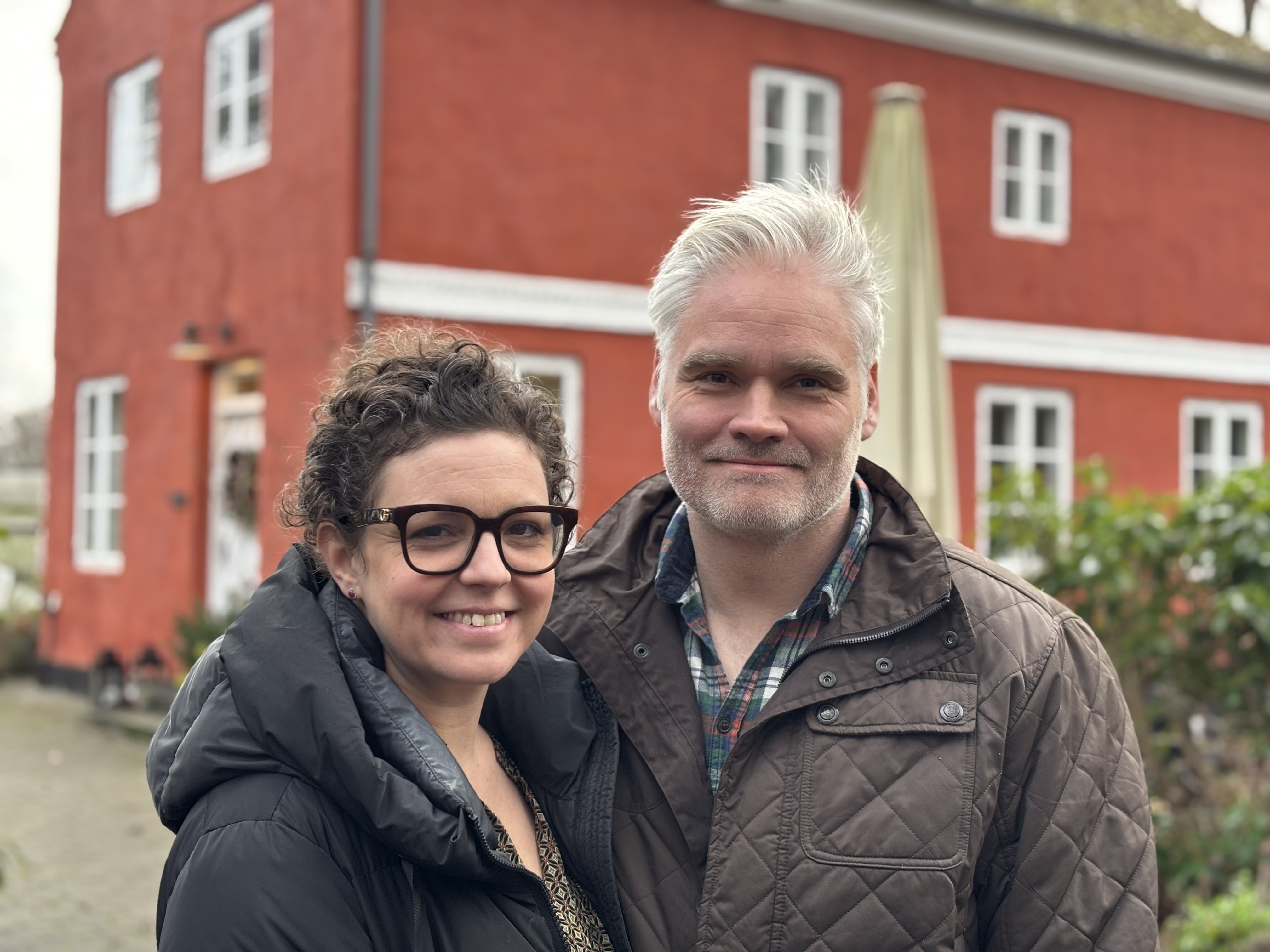 De har arbejdet i en grad, så det ikke var helt sundt. Nu skal de forsøge at drosle lidt ned og lægge flere timer i bygningen bag dem.