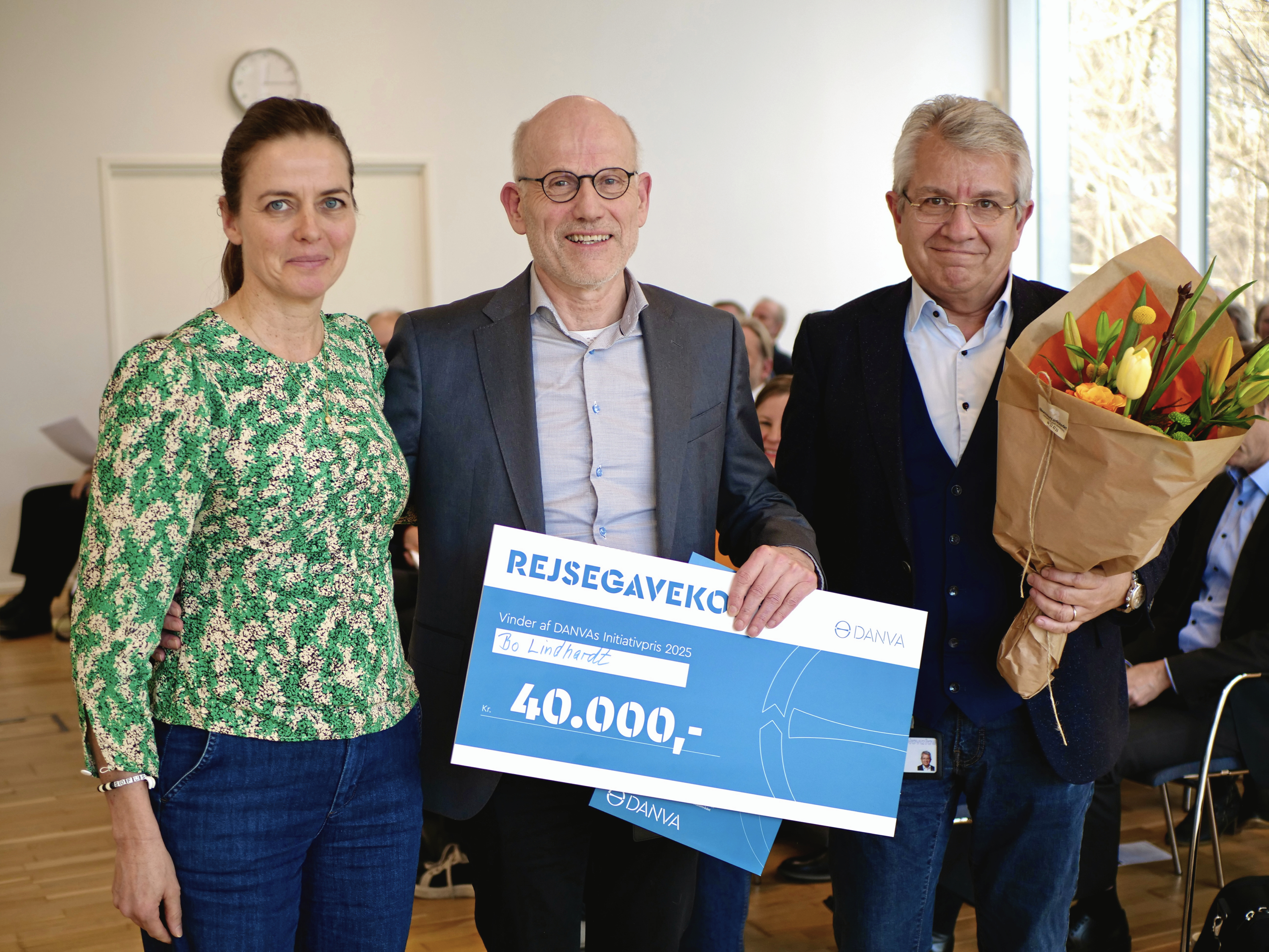 Fra venstre formand i DANVA Ellen Trane Nørby, årets prismodtager Bo Lindhardt fra Hørsholm og vicedirektør og vandchef i Novafos, samt Carsten Nystrup, næstformand i DANVA.