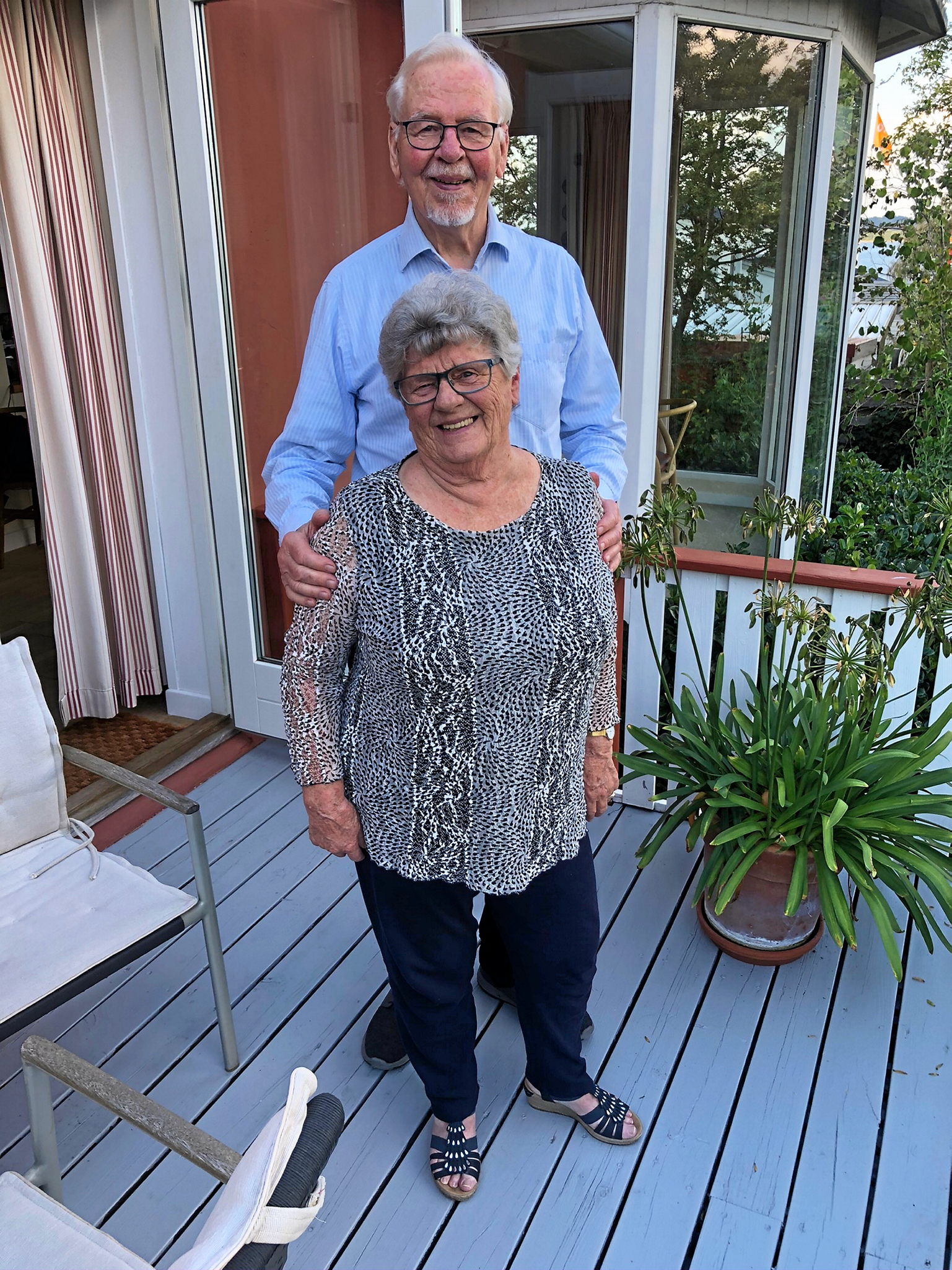 Edel og Knud Bundgaard nød deres pensionisttilværelse i huset og haven på Mejsevej.