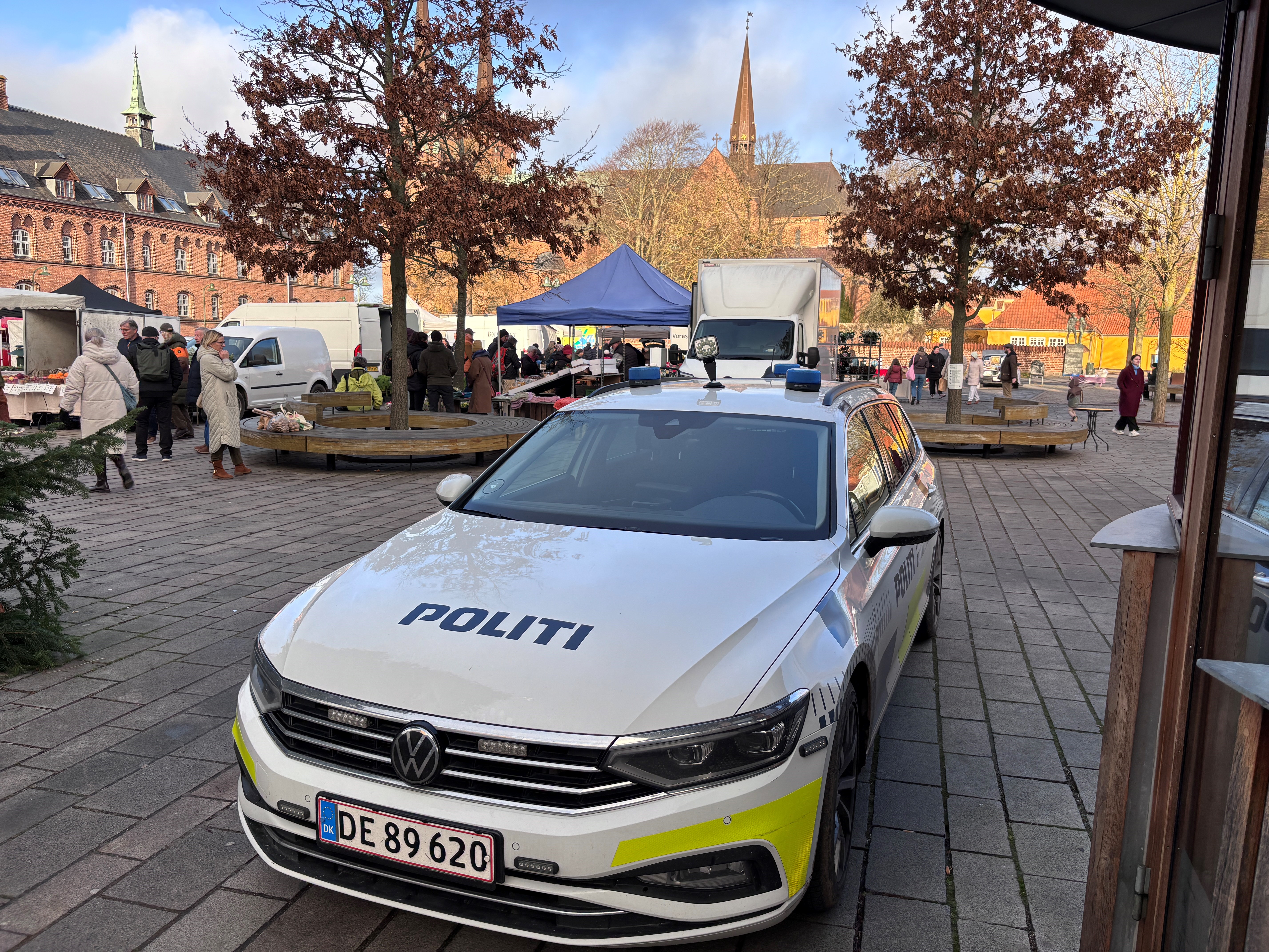 Politiet modtager gerne oplysninger om skyderiet.