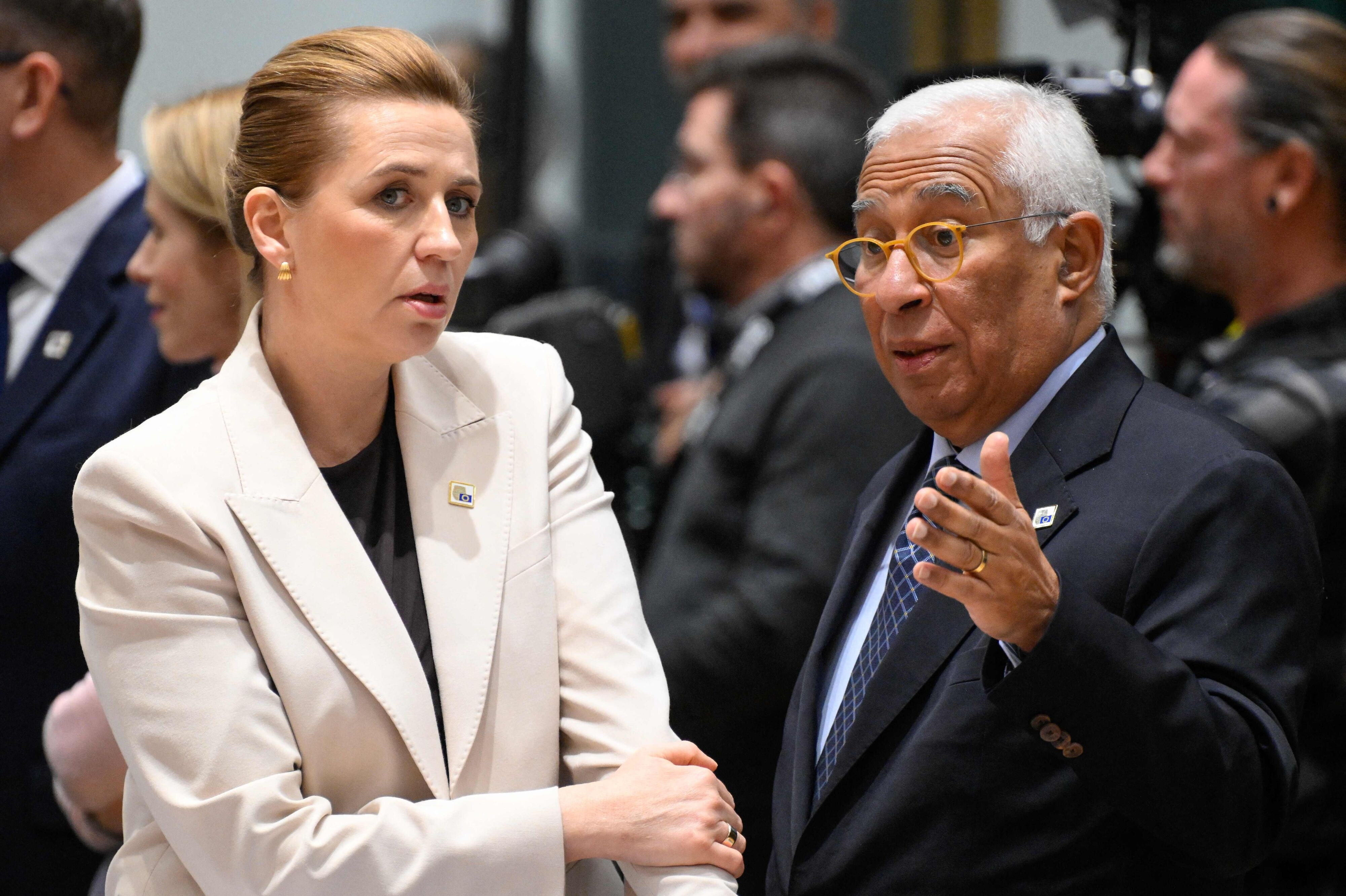 Statsminister Mette Frederiksen (S) og EU-præsident António Costa har noget at se til for tiden, fordi USA's præsident, Donald Trump, presser på for at eje Grønland. (Arkivfoto).
