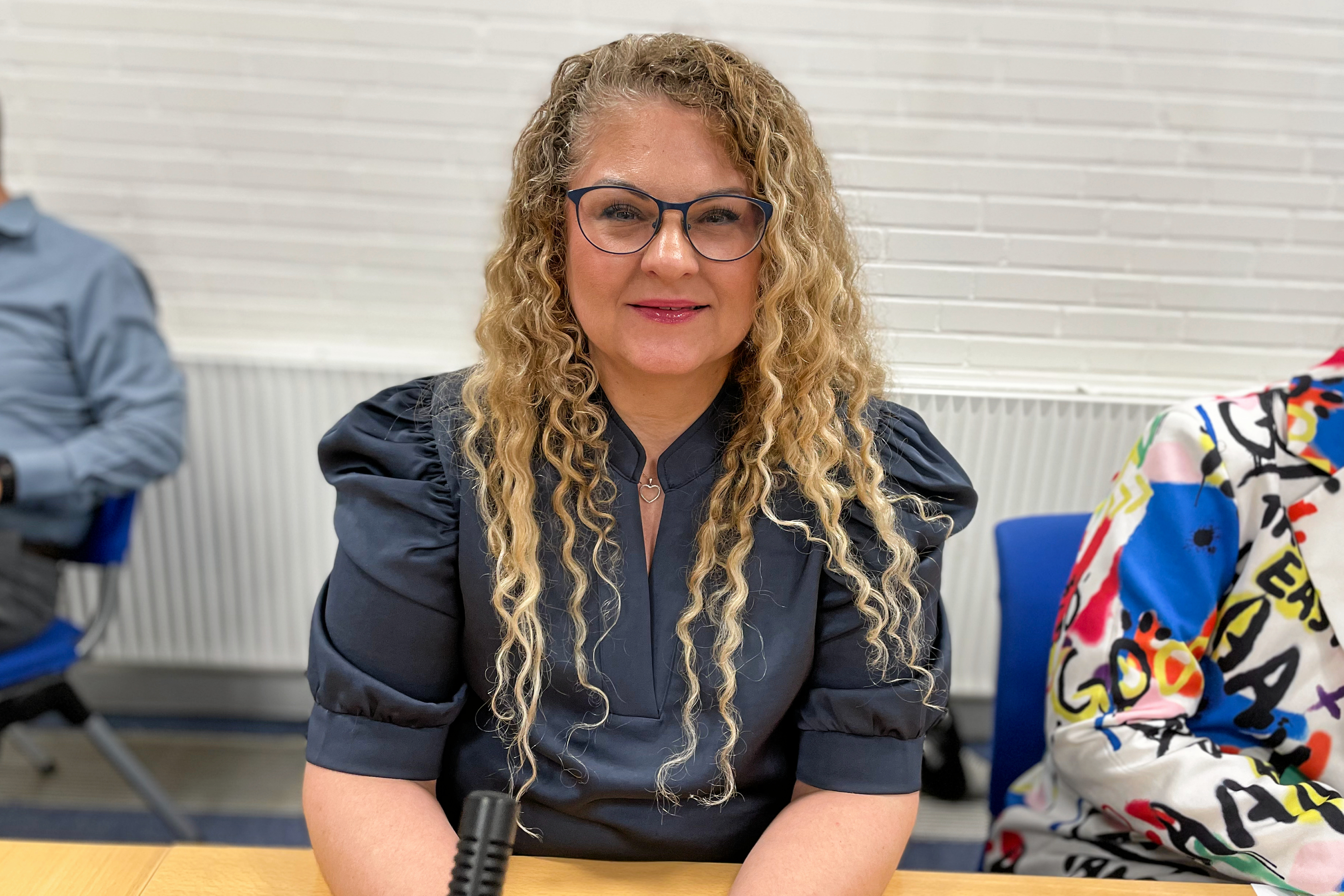 Julie Jacobsen (DF) til konstituerende byrådsmøde 2025. Hun blev også valgt ind i regionsrådet, og nu har hun også fået en plads i Folketinget.