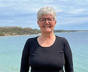 Jeg vælger farverne og retningen - men malingen lever sit eget liv, siger Connie Elkjær Jensen.