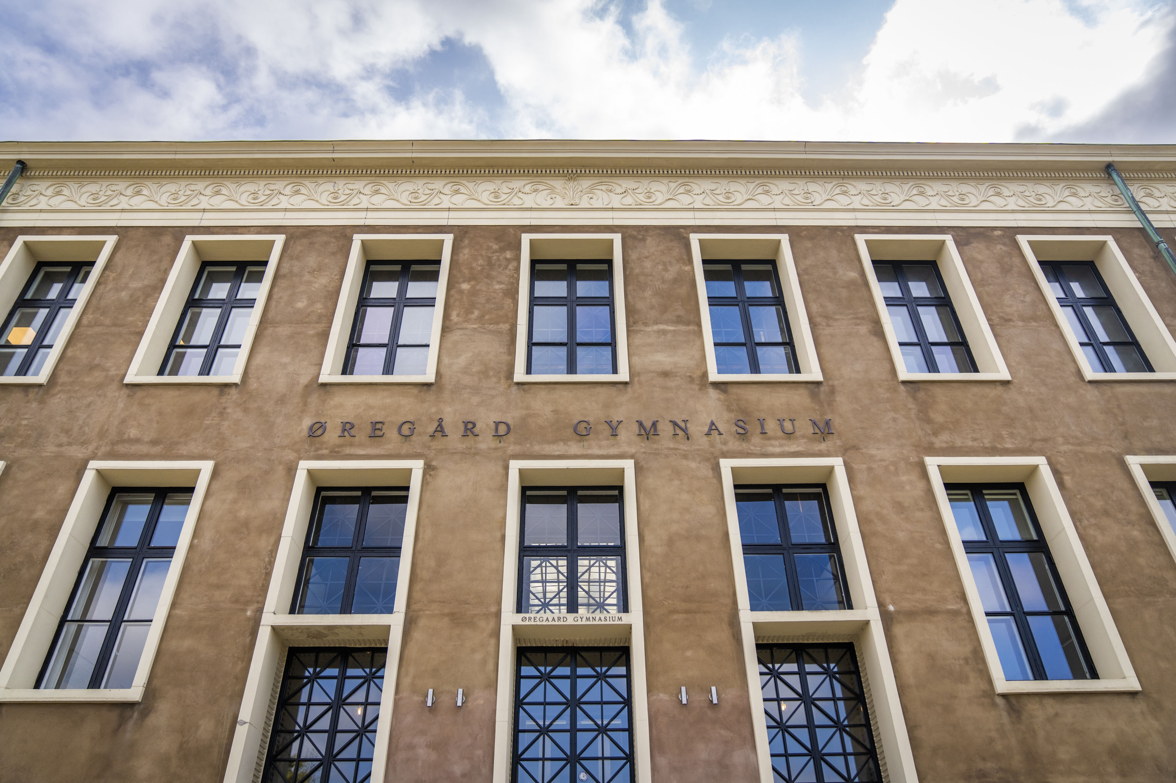 Nordsjællands Politi bekræfter overfor B.T., at de har modtaget flere anmeldelser i sagen fra Øregård Gymnasium i Hellerup. (Arkivfoto).