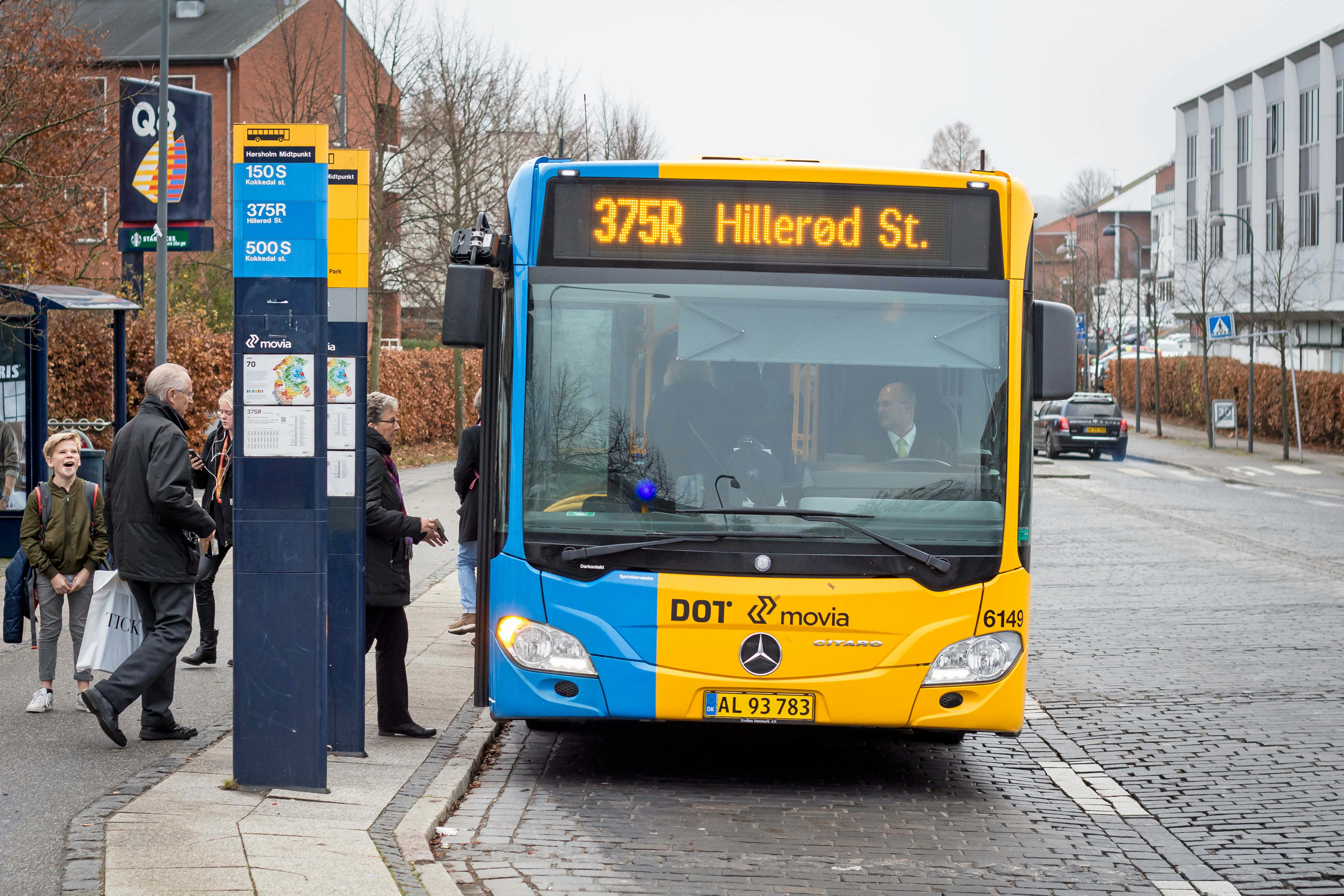 Politikere afviser gratis busser til alle - men måske kan nogen alligevel stige på bussen uden at betale i fremtiden.