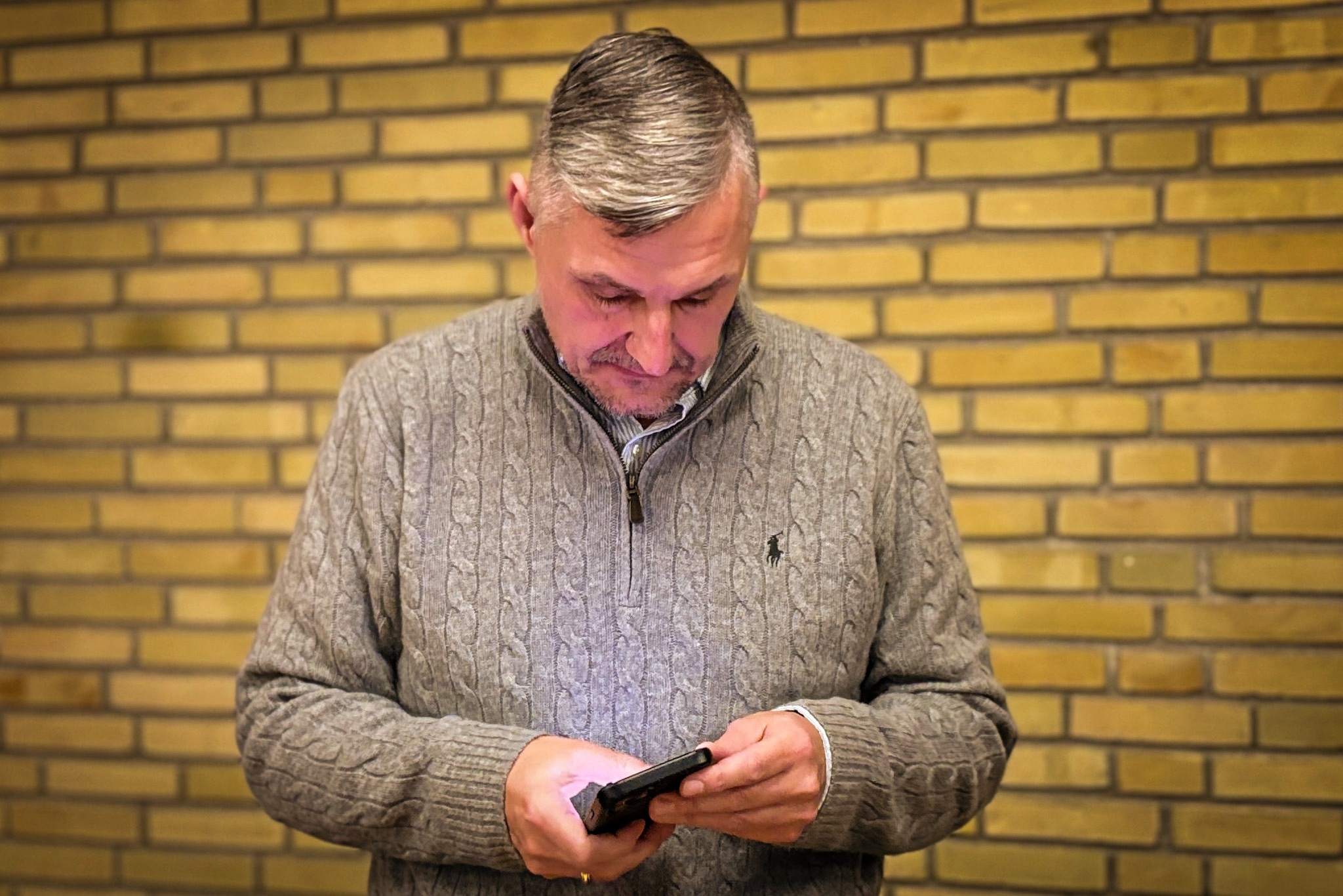 - Der er ikke nogen, som skal gå rundt med ondt i maven, lyder det fra Danmarksdemokraternes Glenn Hansen.