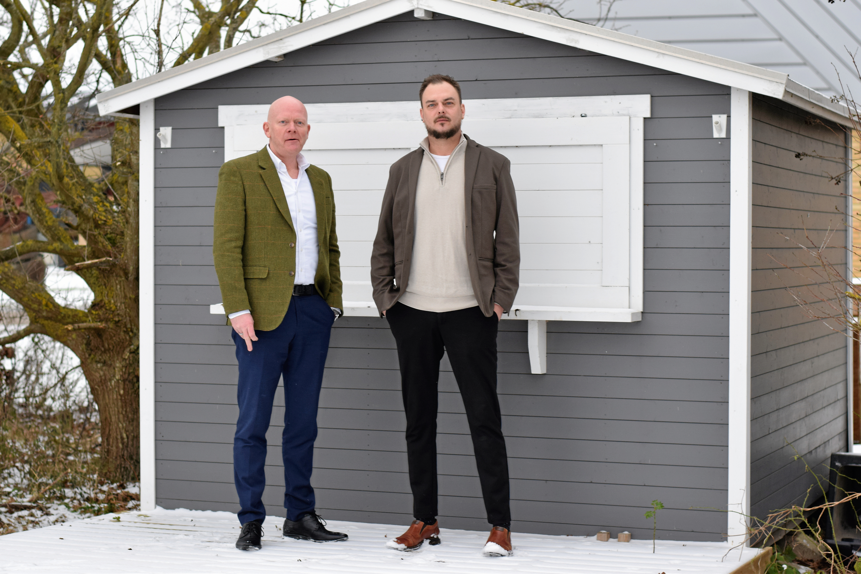 Mikkel Kroustrup og Christian Børnig fra Kobæk Strand Hotel & Konference forsøger at få gang i strandbaren ved hotellet. De har nu prøvet i to sæsoner, men det er ikke rigtigt lykkedes. Nu spørger de borgerne, hvad de skal gøre.