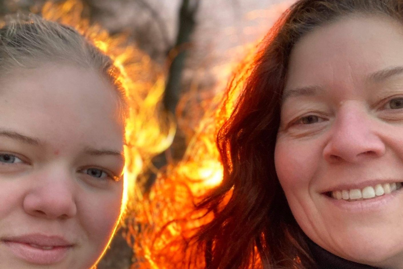 Natasja Lee Dickinson og hendes datter, Bianca, elskede at være sammen i naturen. Bianca døde onsdag 28. janaur efter et fald fra Stevns Klint. Nu samler vennepar ind til støtte for de efterladte.