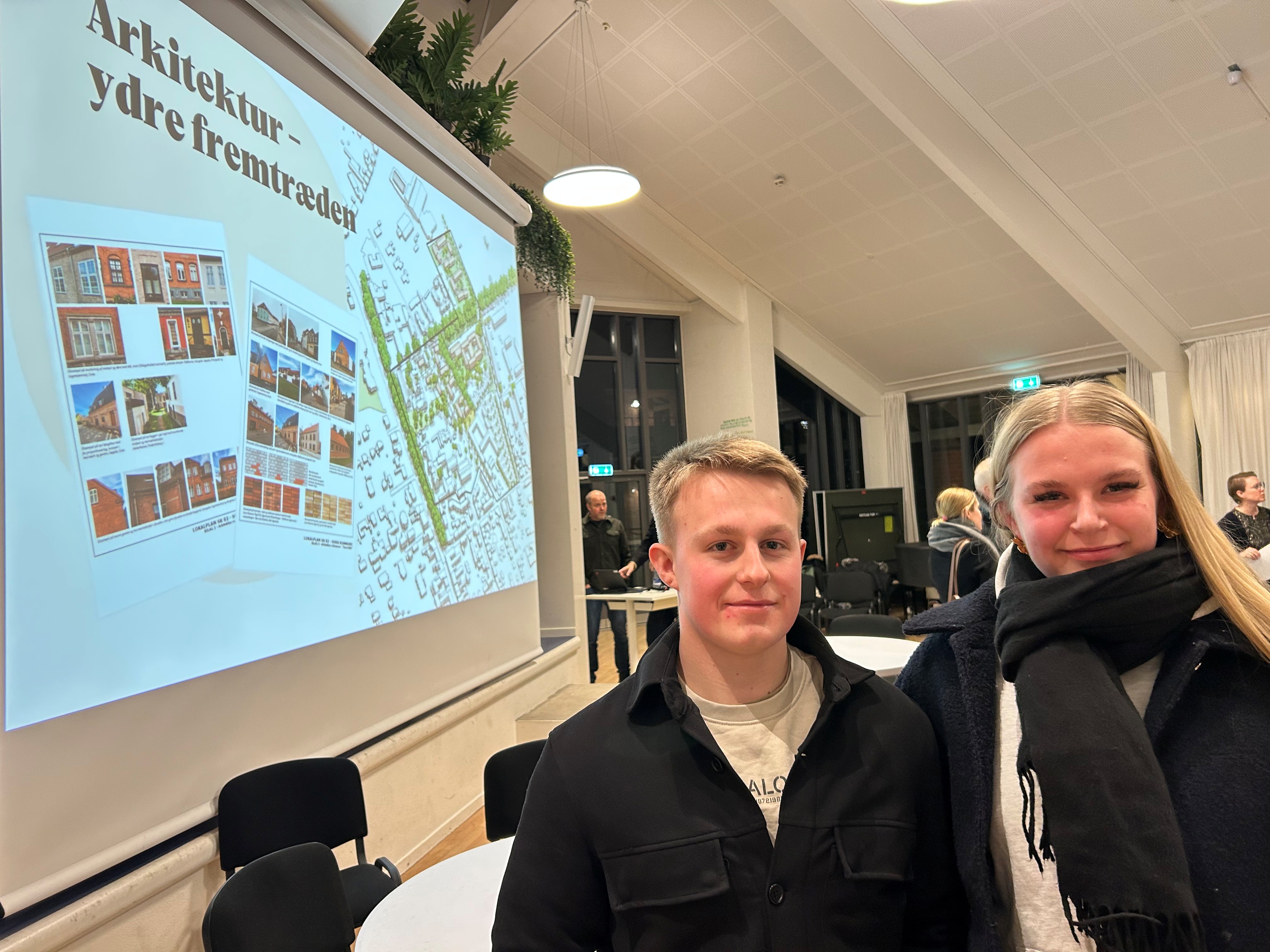 - Man dræber det, der giver liv og mennesker til Sorø, mener Rikke Beierholm, der her ses sammen med Mikkel Grønholt Christiansen. De bor i Sorøparken og er ikke begejstrede for, at Holbergvej skal genåbnes for trafik.