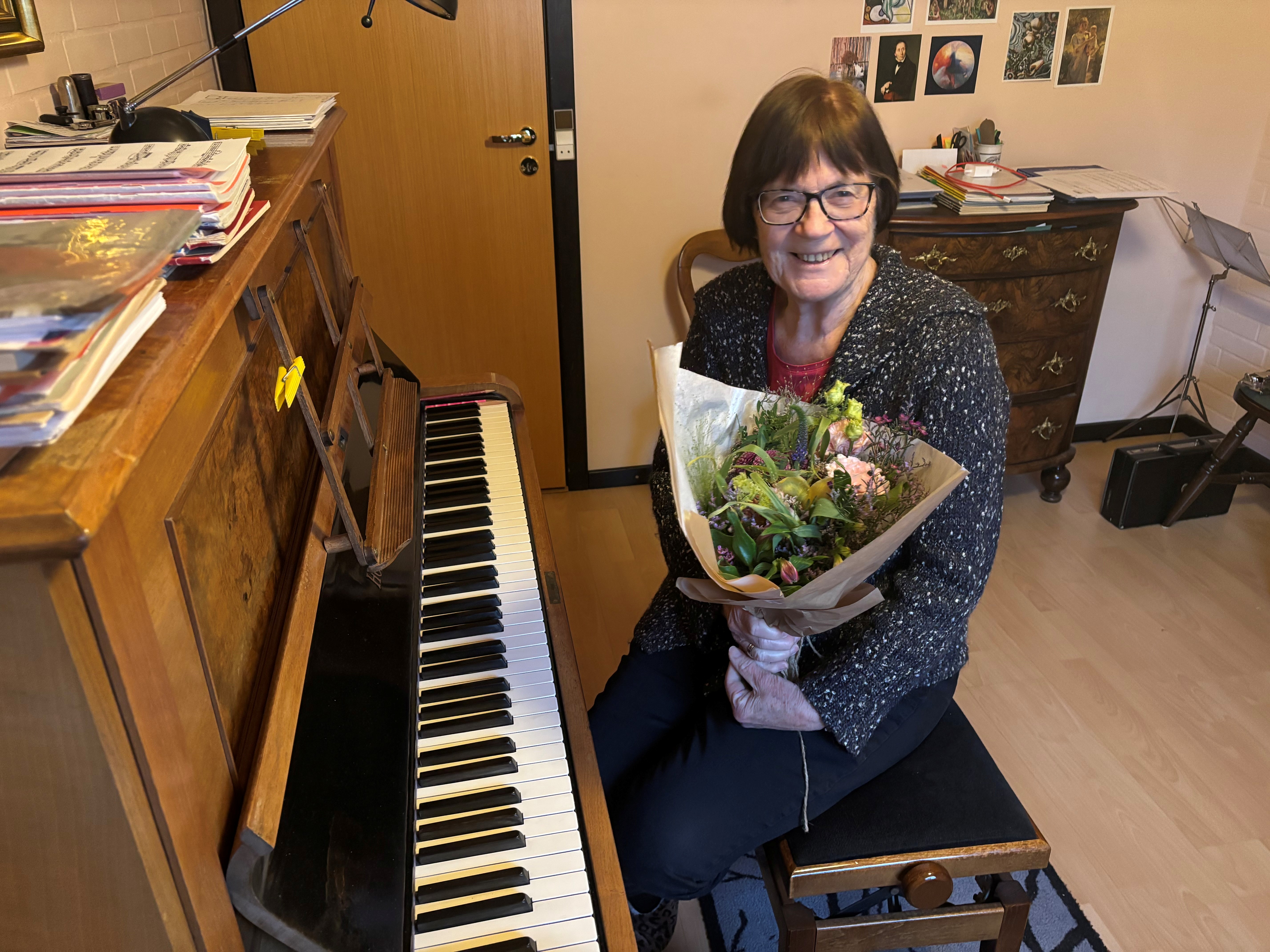 Alice Busk har i år undervist i 50 år på AOF Nordsjællands Aftenskole.