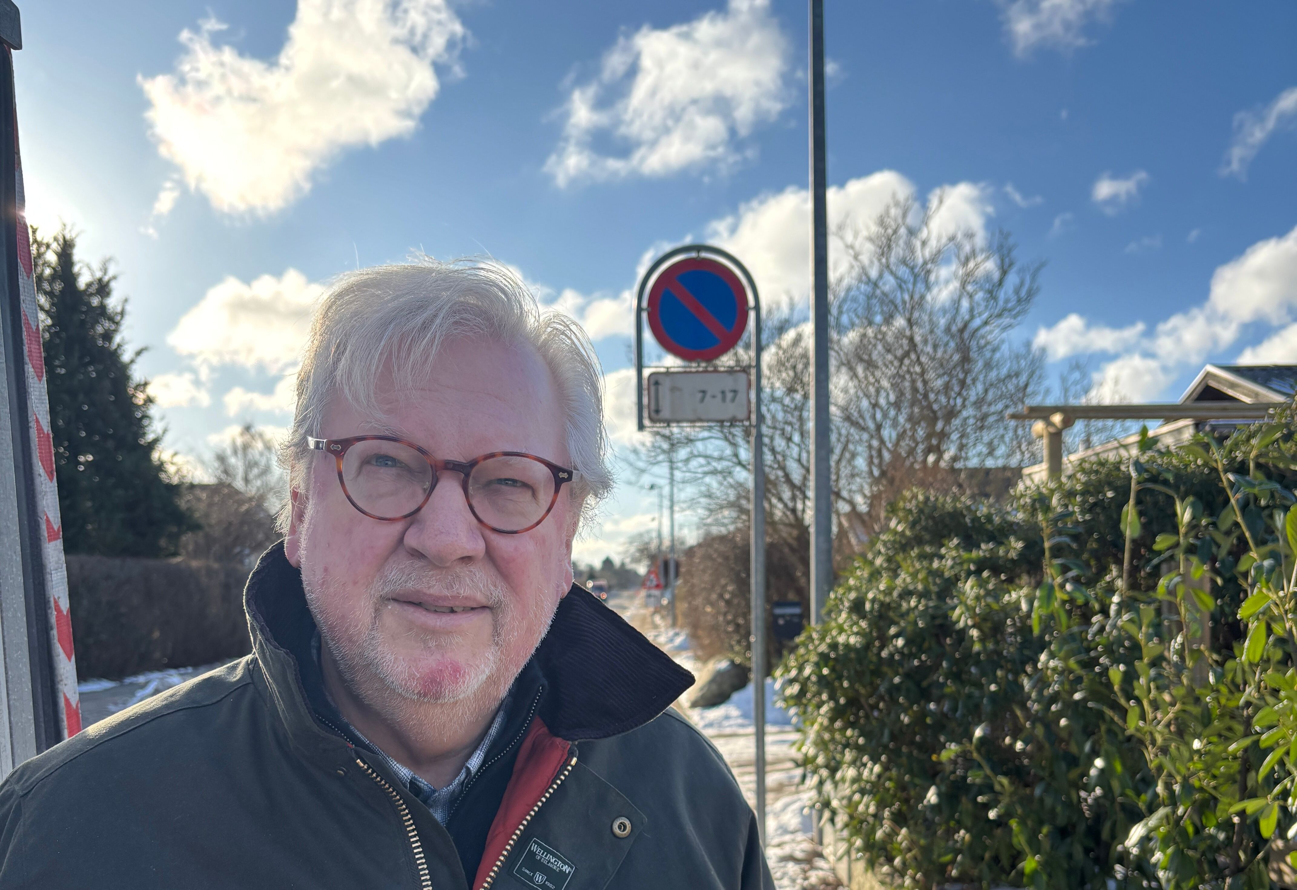 Keld Lund Jensen fik en p-bøde for at holde helt lovligt.