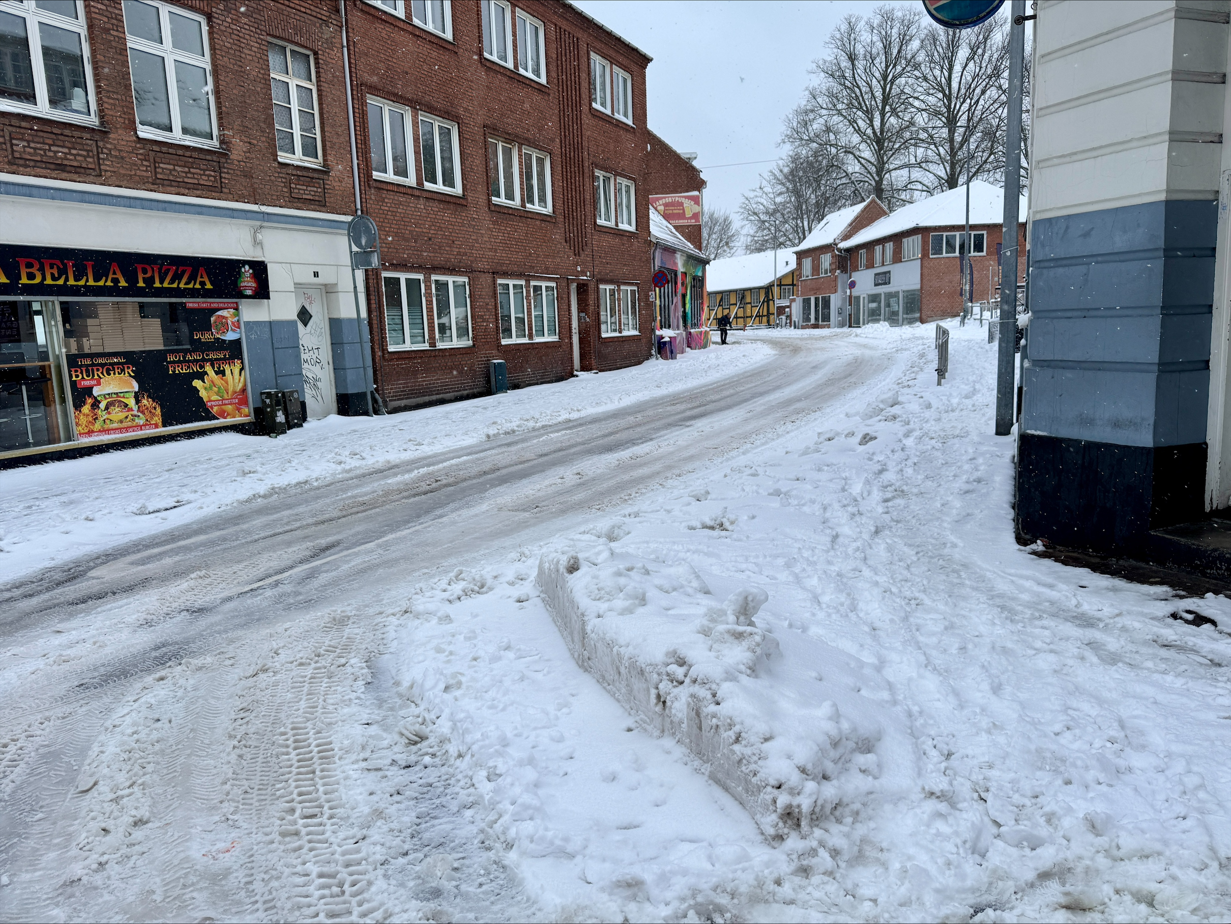 De voldsomme snemængder har allerede koste dyrt på kommunebudgettet. Nu kommer vejchefen med en vigtig opfordring til borgerne.