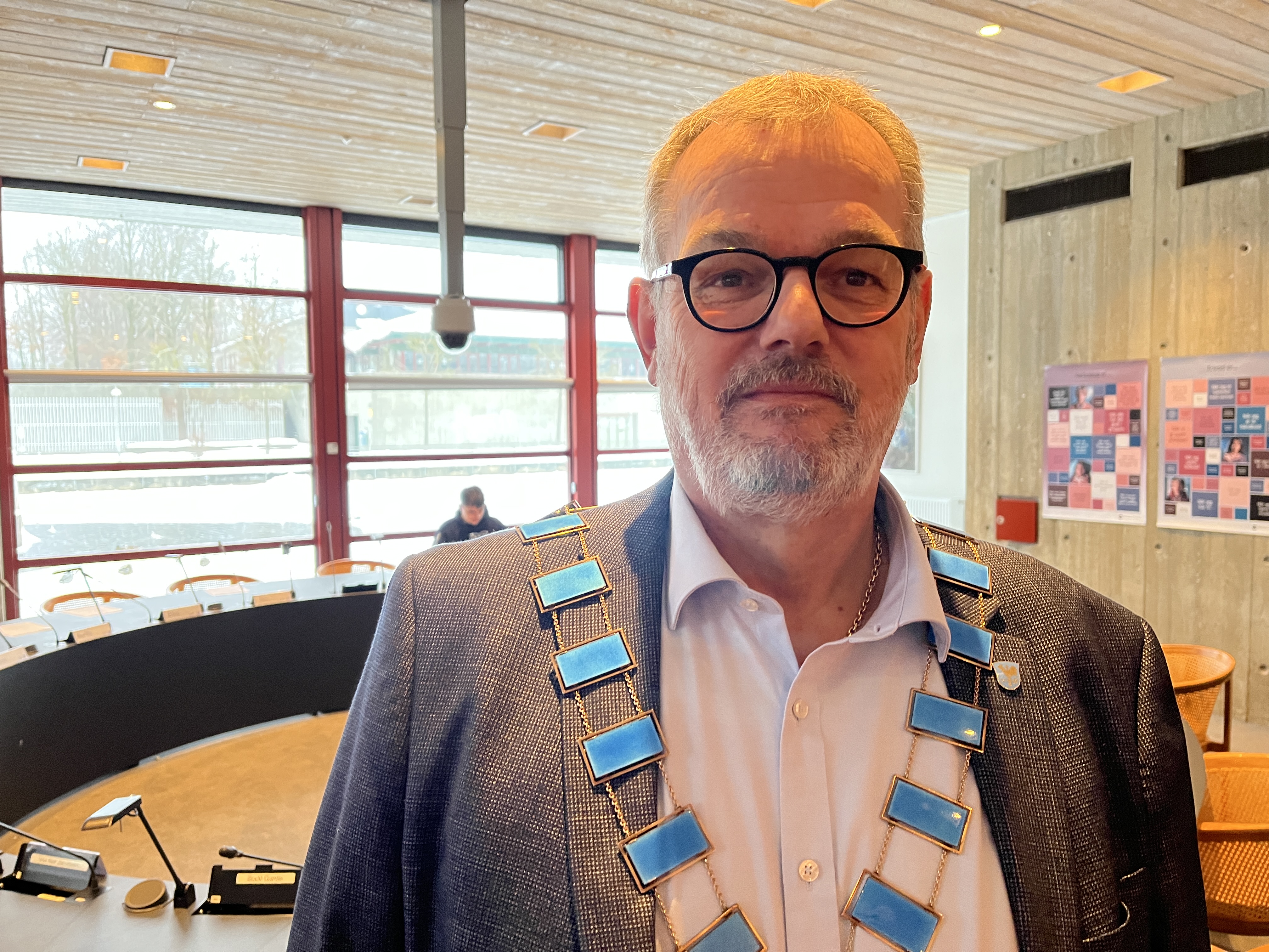 Lars Gravgaard Hansen (K) er borgmester i Albertslund. Nu reagerer han på håndtrykssag.