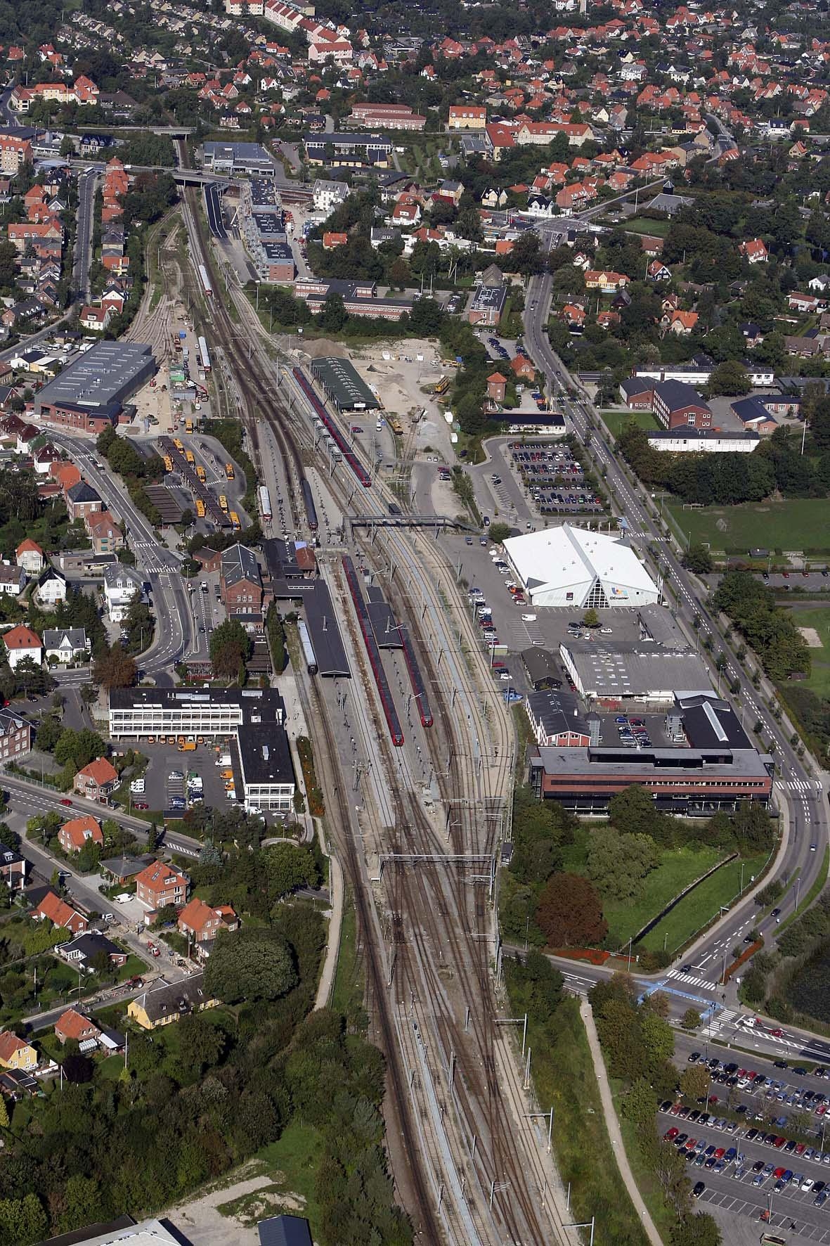 Hillerød Station set fra syd mod nord. Renovering og ombygning vil tage to år - Foto Allan Nørregaard Hillerød Station set fra syd mod nord. Renovering og ombygning vil tage to år