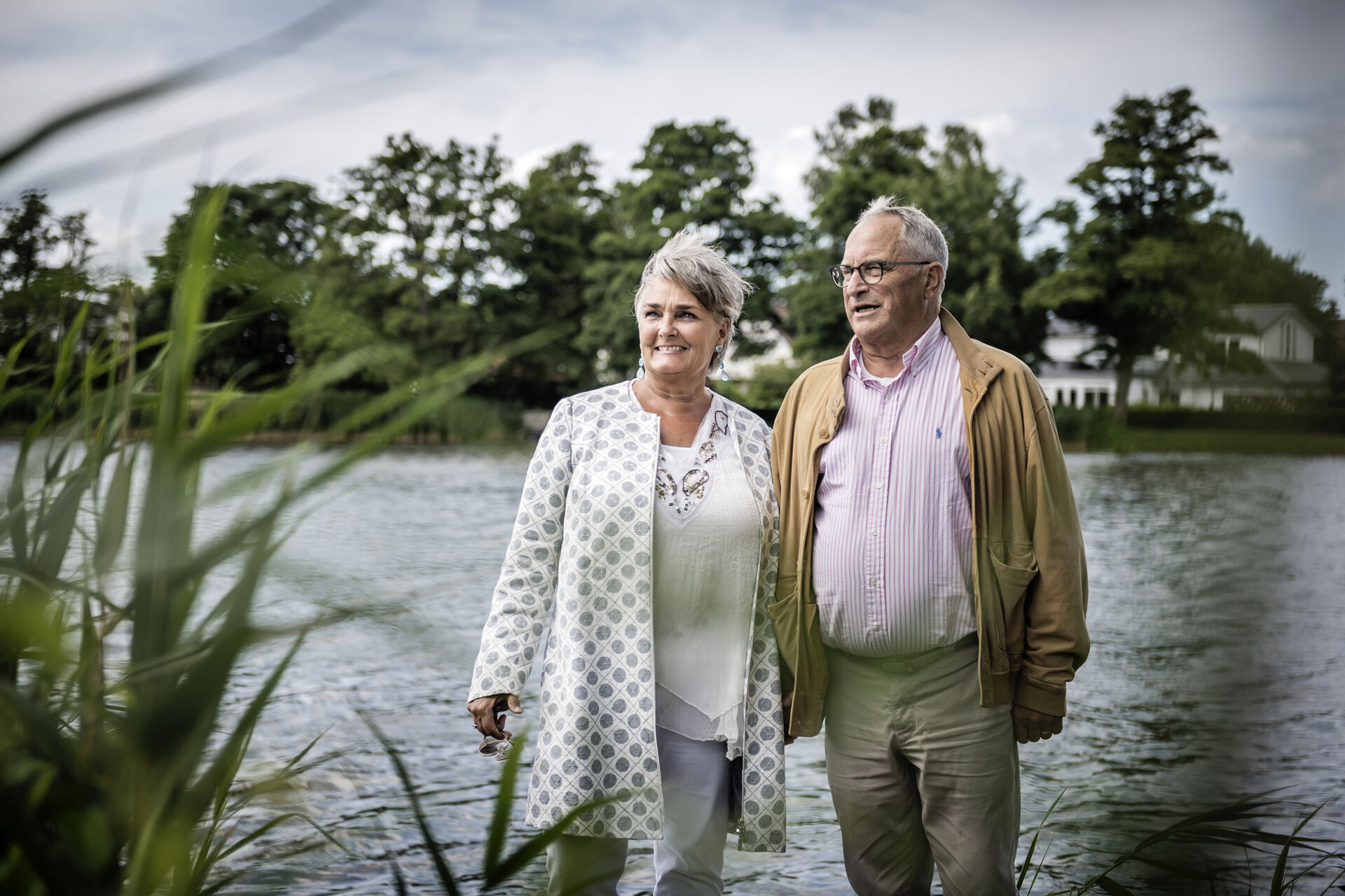 Henrik Frederiksen fotograferet med hustruen Susanne Risom i Hornbæk. Samme by, hvor han nu skal bisættes.