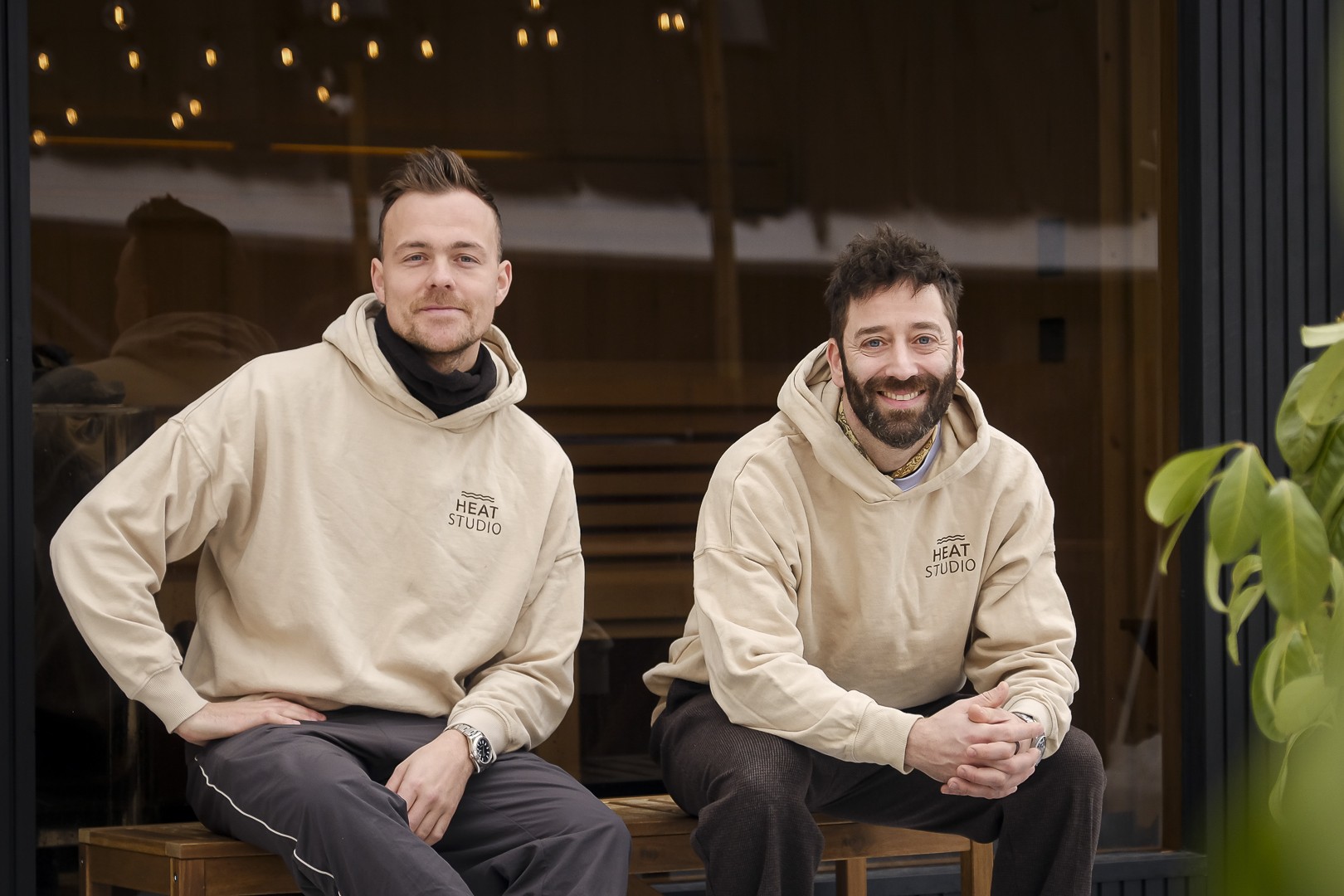 Emil Sørensen (tv.) og Joachim Tick, tidligere butiksejer i Hørshom Midtpunkt, har netop åbnet Heat Studio i Kokkedal.