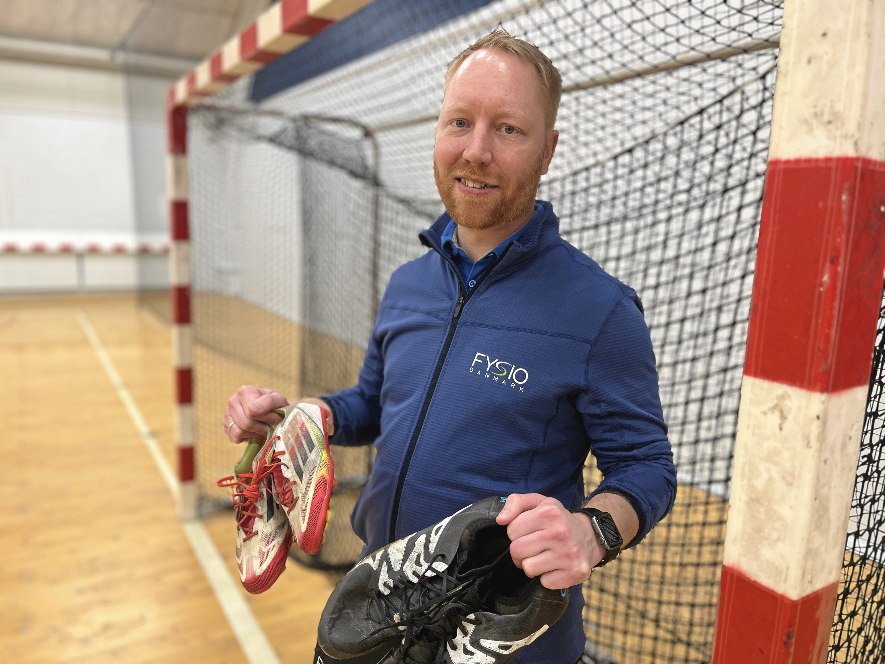 Har du fodboldstøvler, benskinner eller andet fodboldudstyr i gemmerne? Så kan det få nyt liv i Afrika, hvis du afleverer det til Casper Becker Palmvig