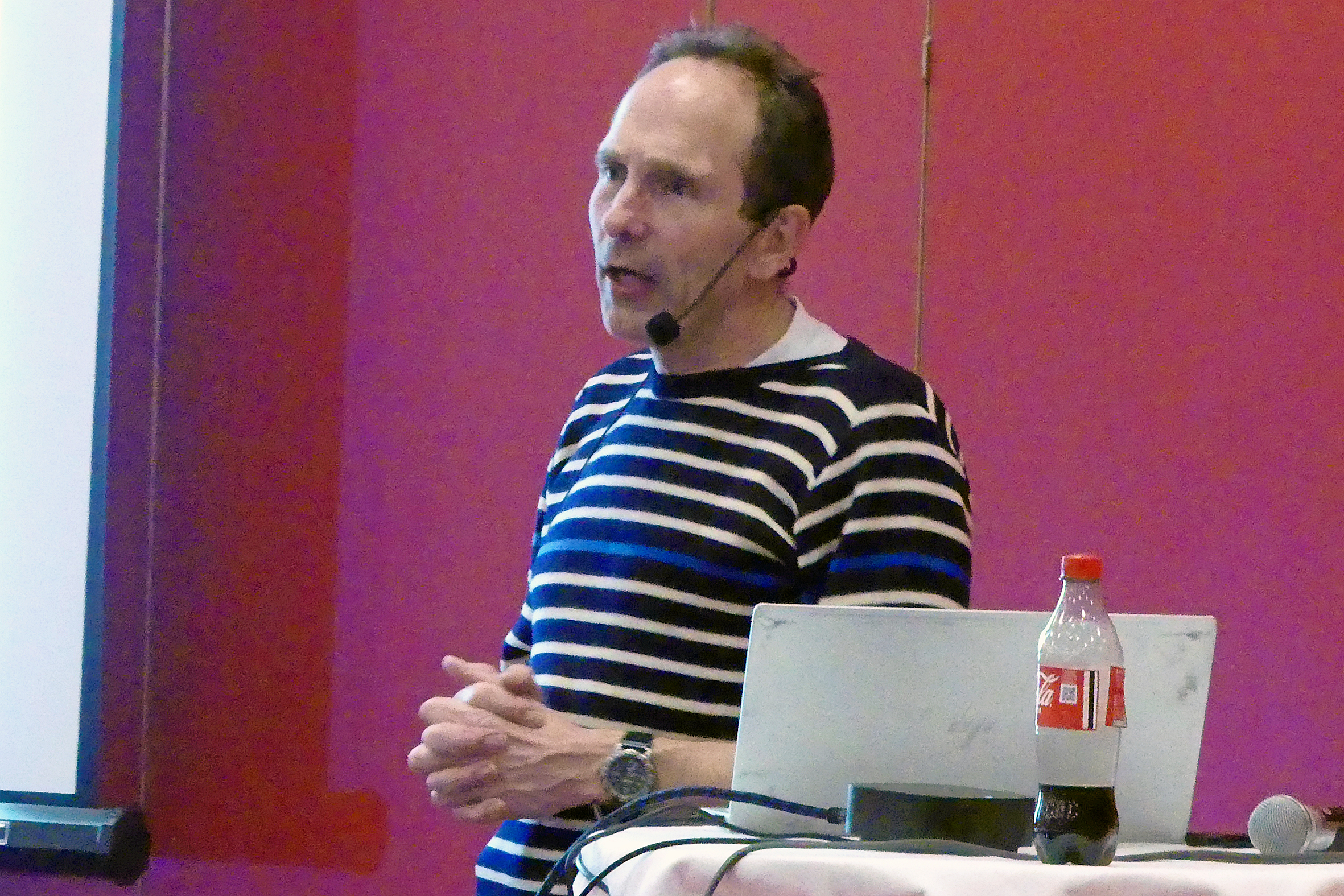 Lektor på Institut for Strategi ved Forsvarsakademiet Peter Viggo Jakobsen var åben for spørgsmål om verdens nuværende spændinger under sit foredrag i Høng.