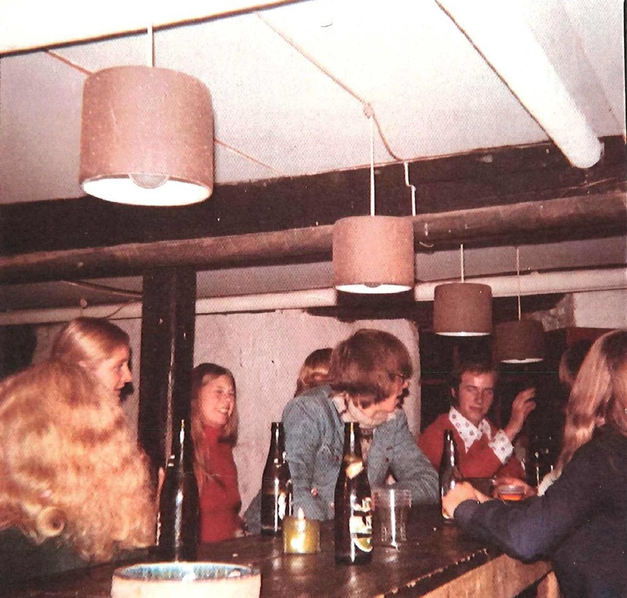 Engang var der en smugkro under den gamle gård.