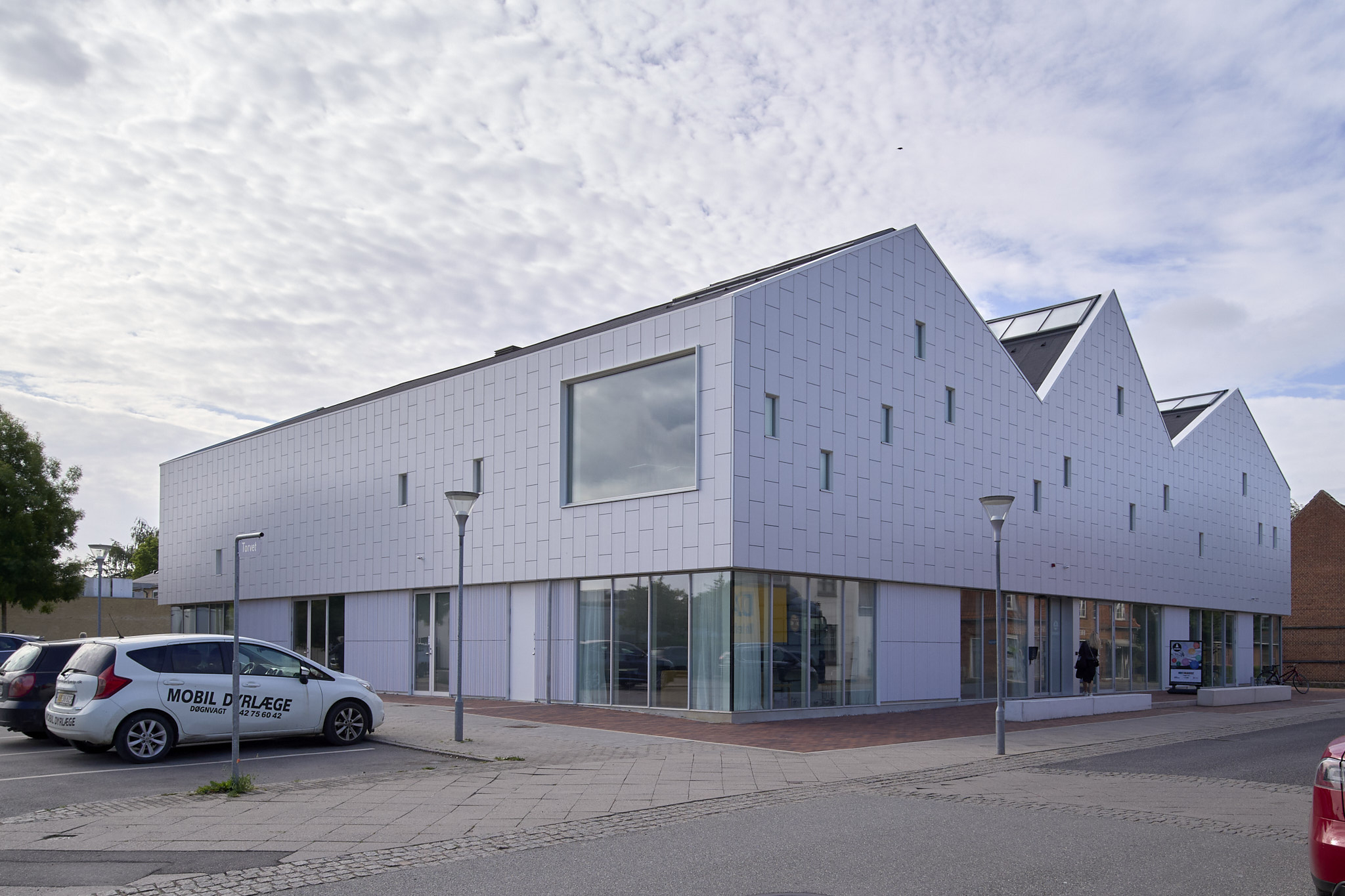 Biblioteket i Søndergade blev torsdag aften samlingssted for en gruppe højlydte unge.