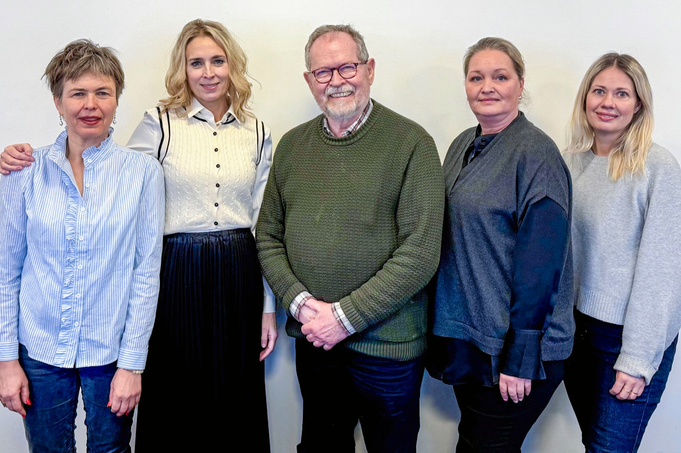 Sundheds-, Ældre- og Socialudvalget består fra venstre af: Fie Smith (V), formand Ann Lindhardt (V), Thorkild Gruelund (SK), Maria Dahl (LA) og Maj Allin Thorup (K).