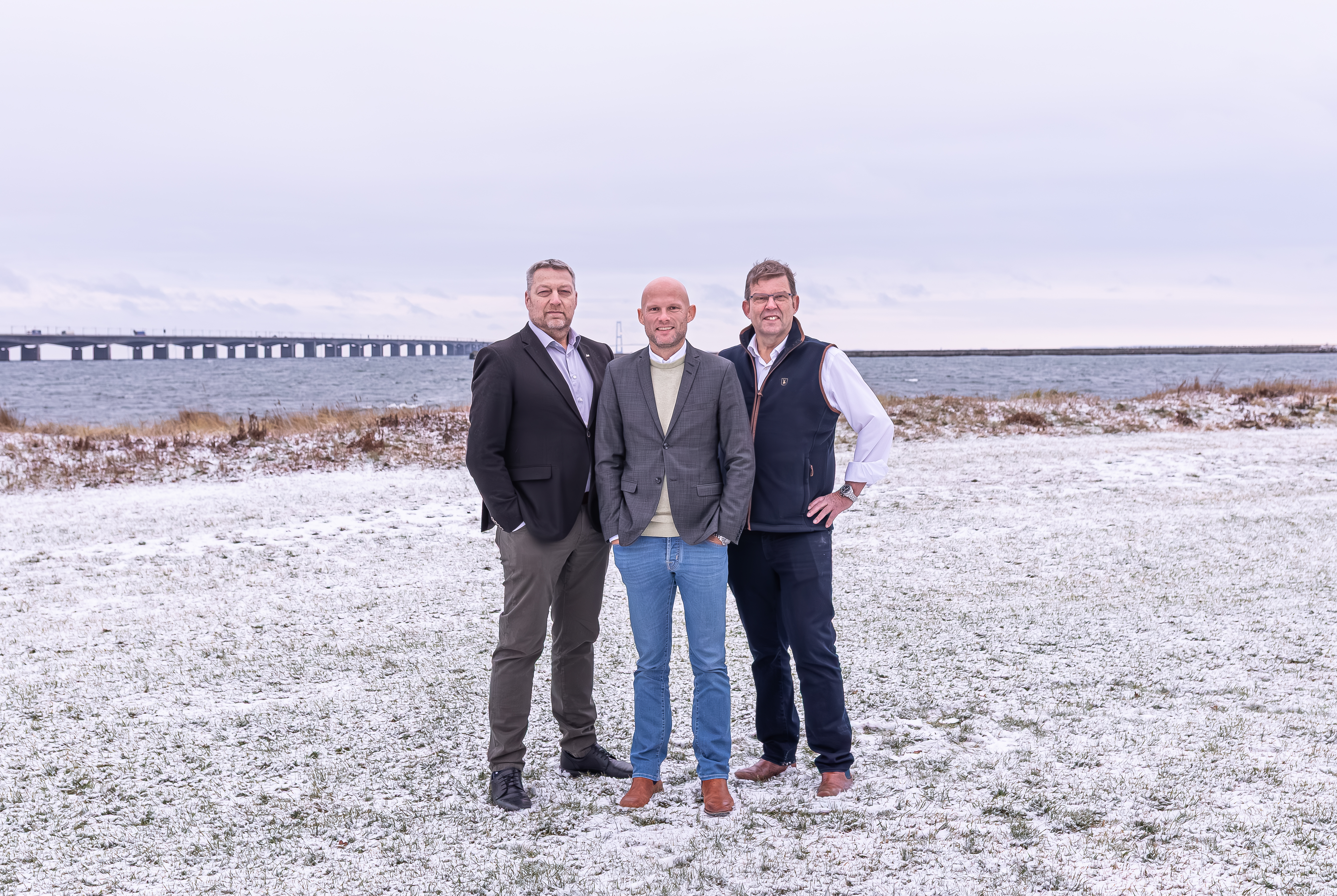Nis Hjort, bestyrelsesformand i Velas (tv.), Jacob Christiansen, administrerende direktør i Velas (mf.) og Torben Hansen, bestyrelsesformand i VKST (th.) håber og tror alle på en fusionering.