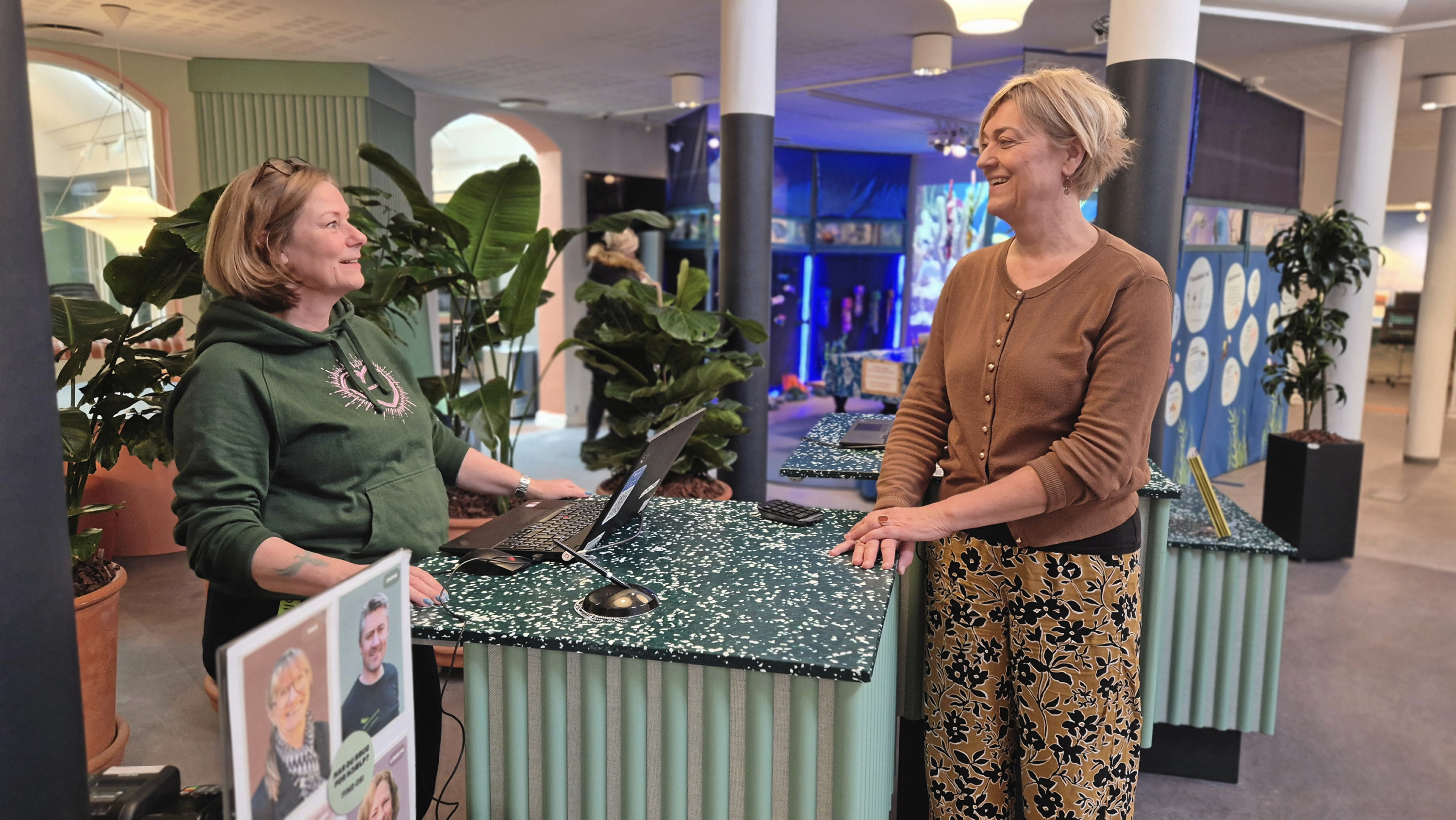 Biblioteket har både en vigtig funktion som stedet, hvor vi finder viden og hvor vi møder hinanden, mener Kirsten Larsen (K)