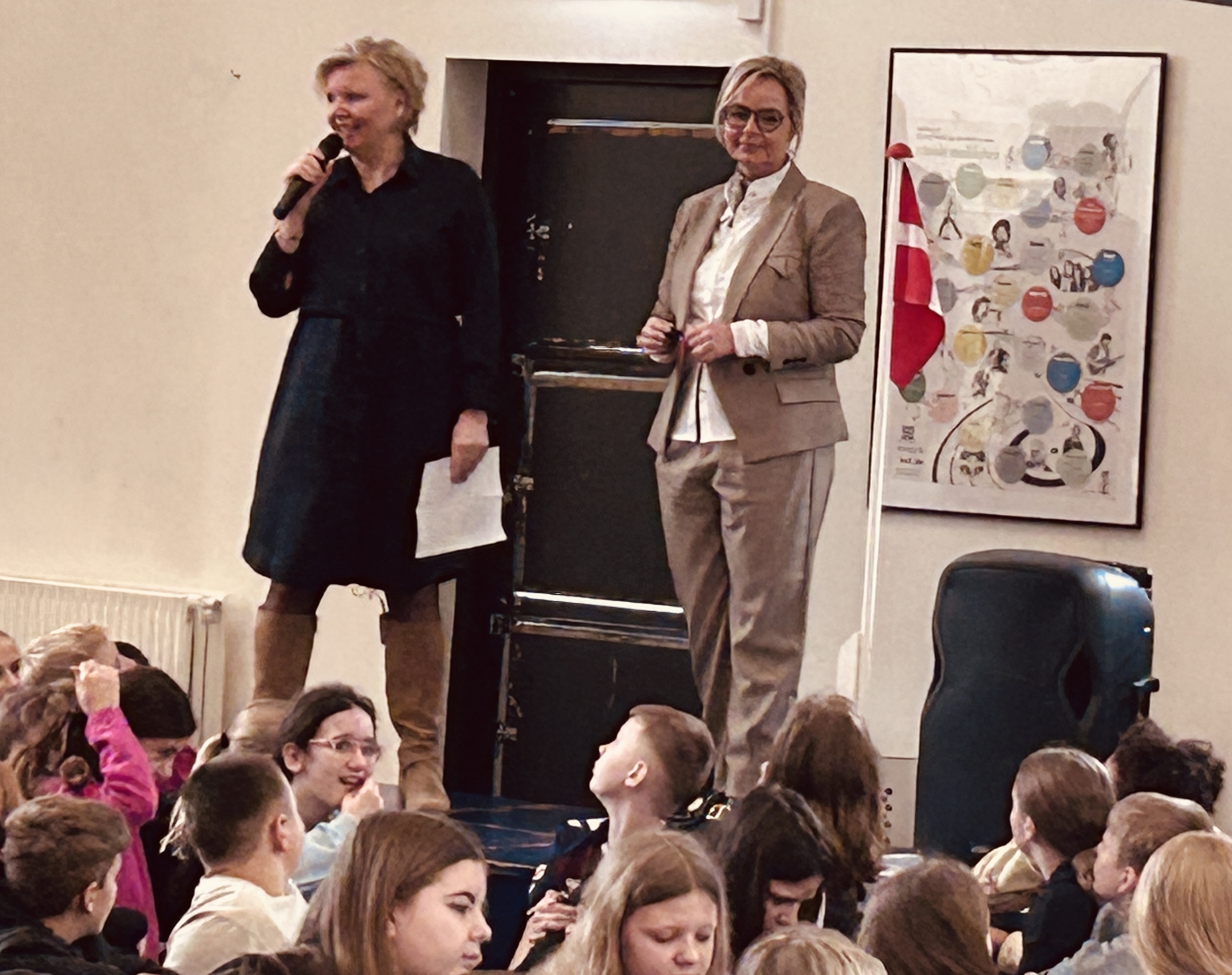 Karina Møller tog imod Trine Hjorth Bonde, da hun tiltrådte som skoleleder 1. marts.