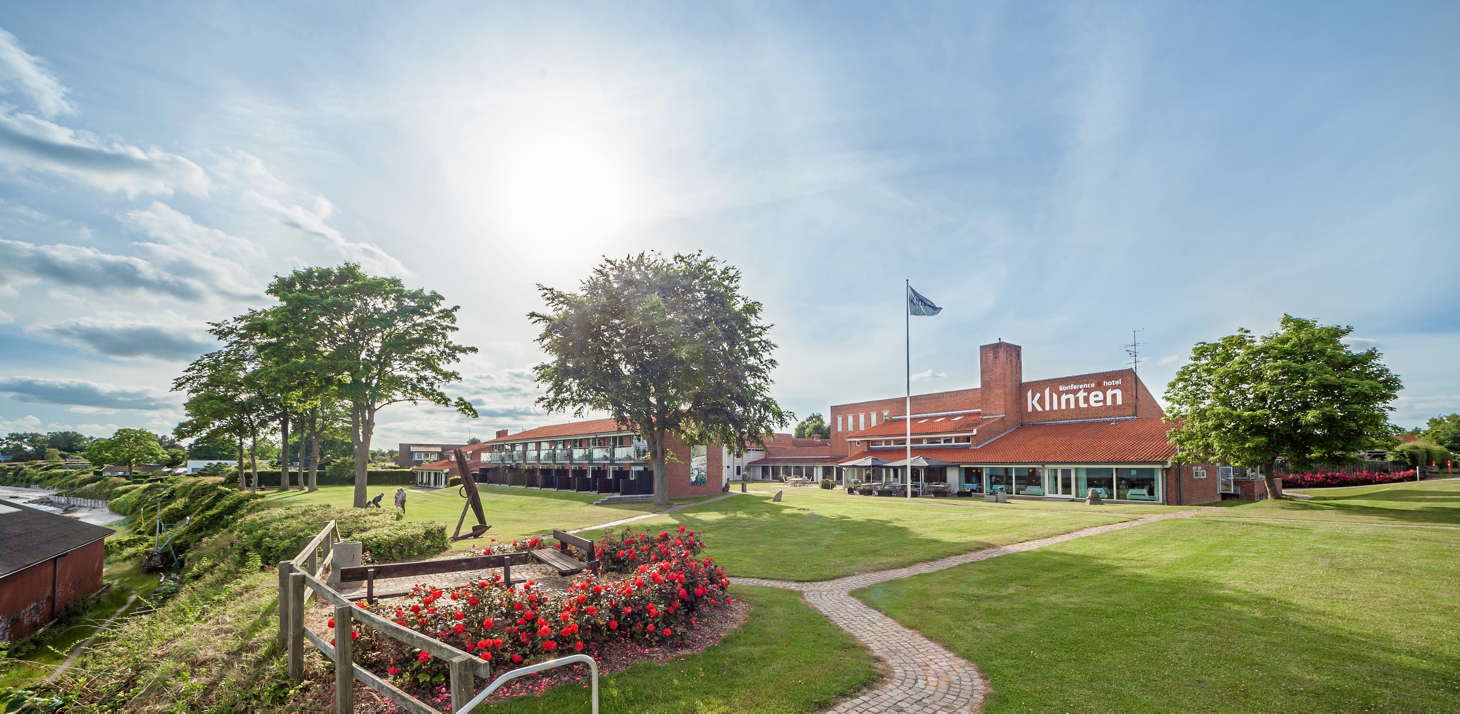 Strandhotel Klinten har havudsigt i Rødvig. - Michel van Steenwijk Strandhotel Klinten har havudsigt i Rødvig.