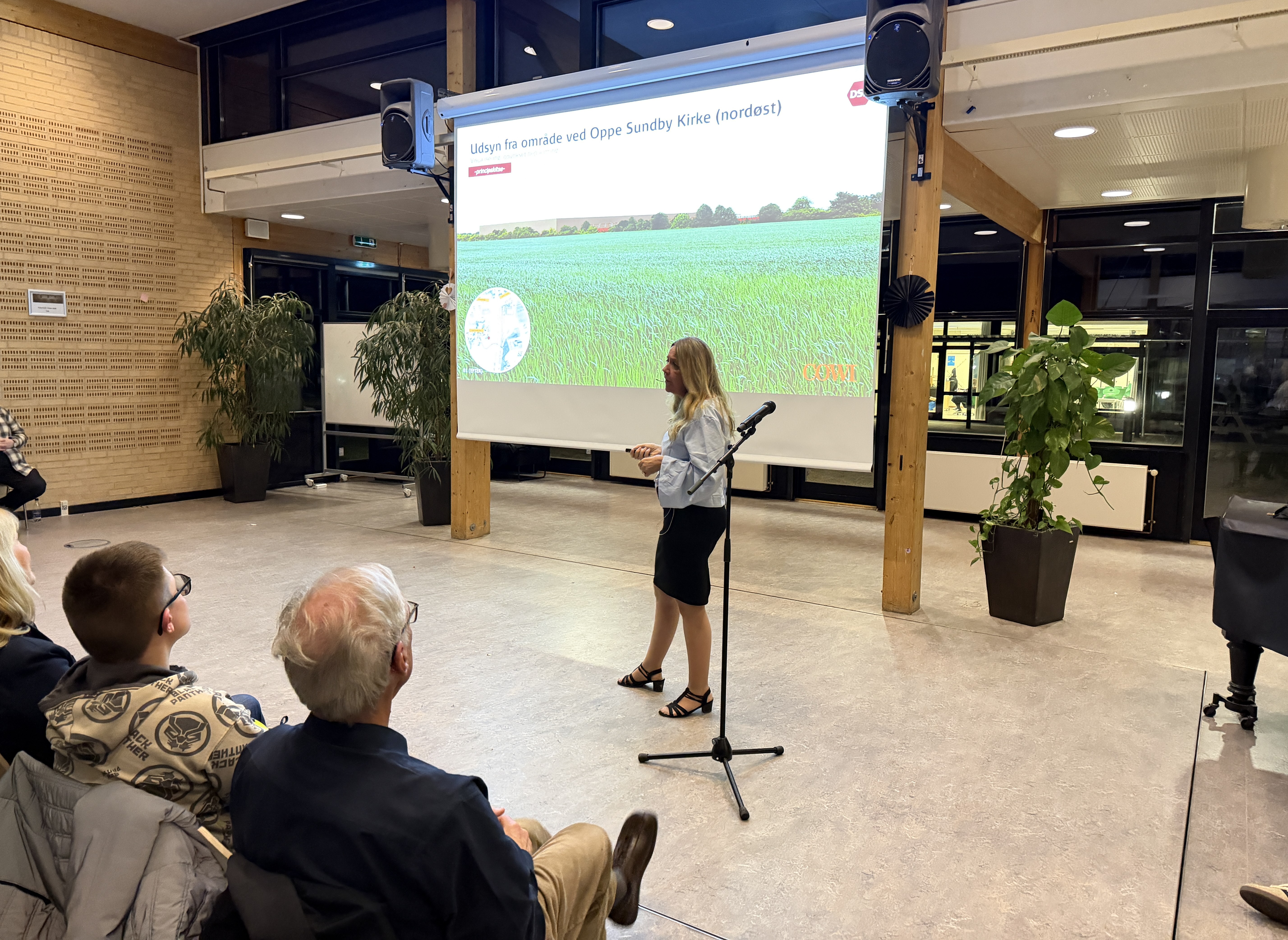 Betina Lohse fra DSB fortalte om DSB's planer i Vinge.