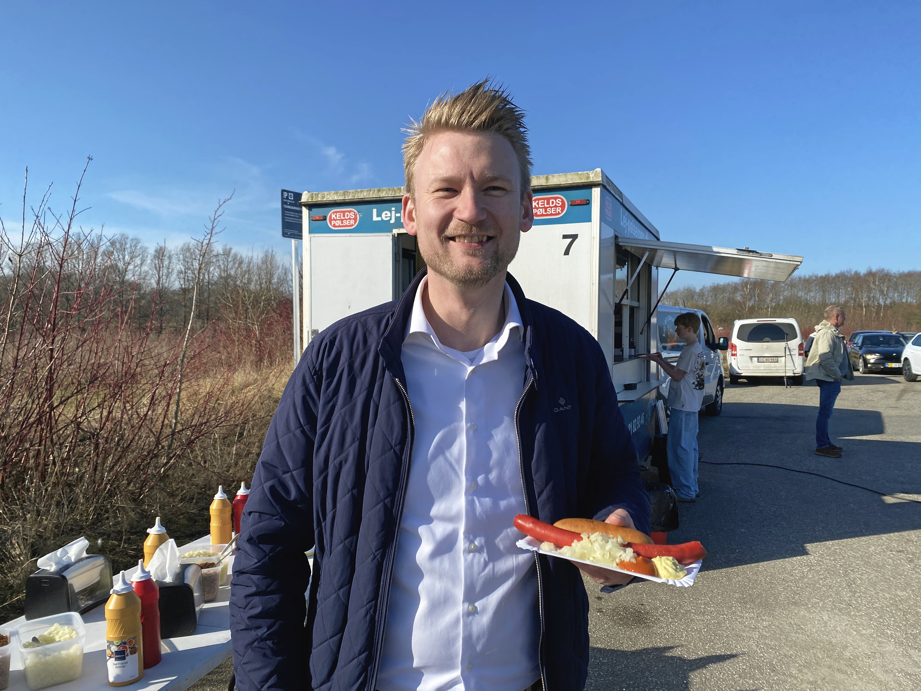 Tidligere på måneden deltog Peter Kofod i valgkampseventet i Faxe, hvor Dansk Folkeparti lokkede med billig benzin og pølser ved tanken.