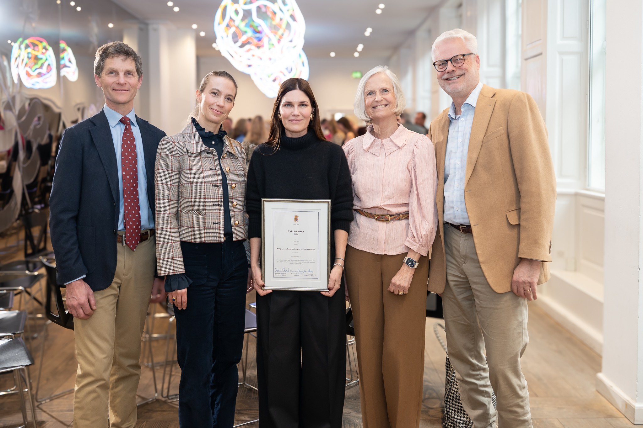 Pernille Rosendahl er her i selskab med, fra venstre: kurator i Vallø Stift Christian Castenskiold, bestyrelsesmedlem i Vallø Stift Anne Sophie Scavenius, dekanesse i Vallø Stift Marianne Bardenfleth og bestyrelsesmedlem i Vallø Stift Jørgen Bardenfleth.