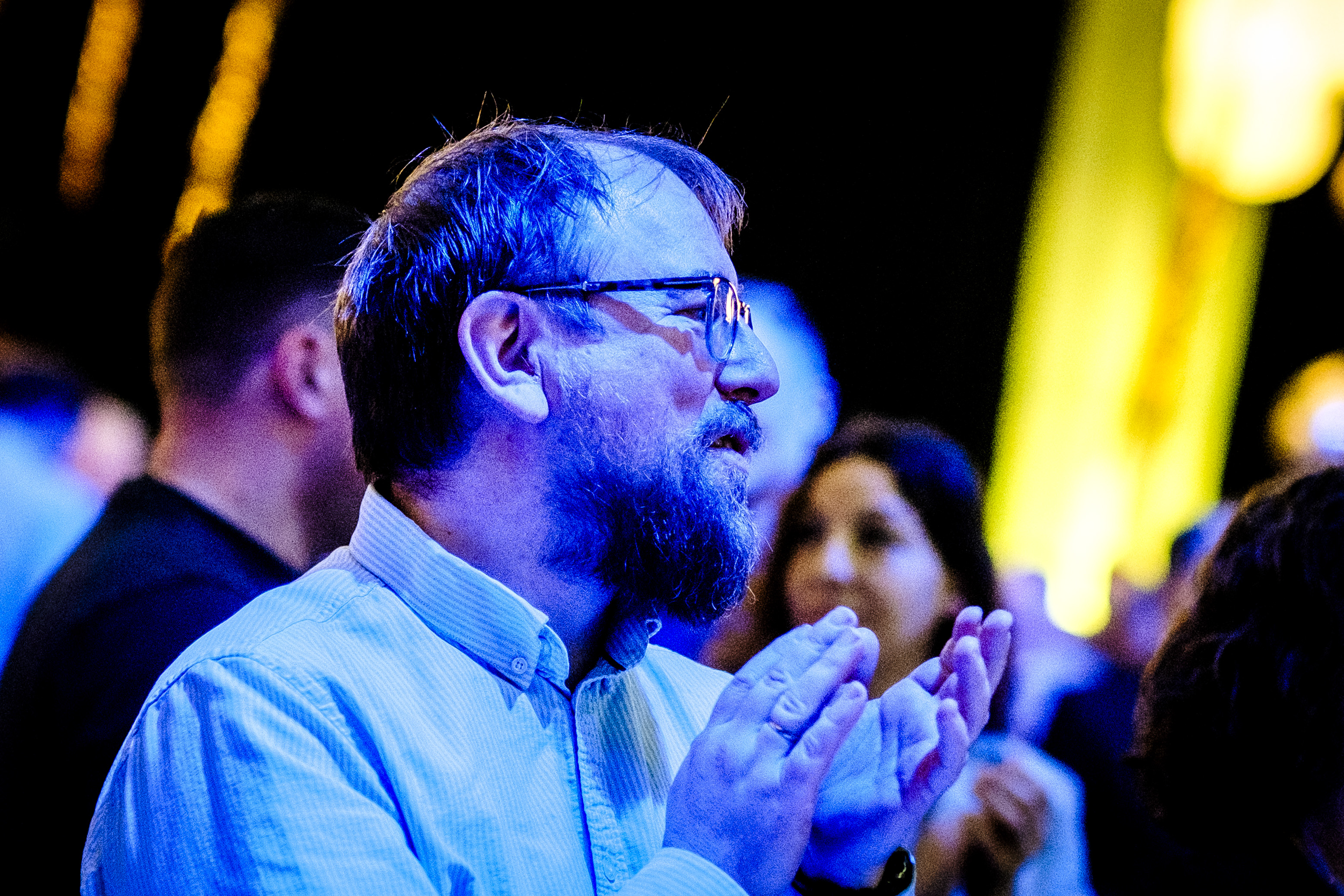 Dan Holt Højgaard, der er gift med Brøndbys borgmester Maja Højgaard (S), står registreret som repræsentant for Foreningen Kampagnebureauet, der ifølge TV 2 har betalt for socialdemokratiske valgplakater i den aktuelle folketingsvalgkamp.