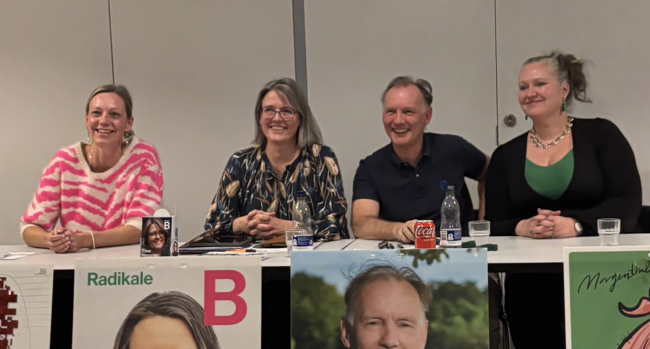 De fire lokale kandidater Matilde Powers, Tine Hessner, Egil Hulgaard og Tine Loft Thomsen deltog i valgmødet på Gedevasevang mandag.