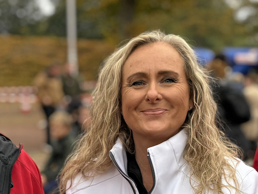 Moderaternes Charlotte Bagge Hansen venter i spænding på fintællingen.
