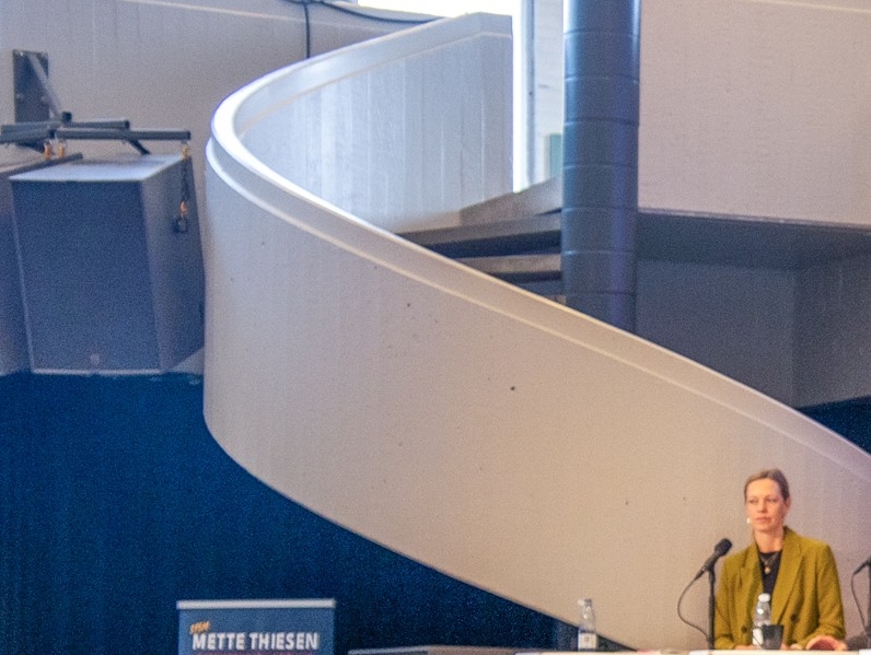 Økonomisk ulighed, formueskat, 'de bredeste skuldre' og internationale konventioners betydning for dansk udlændingepolitik var temaerne ved tirsdagens valgmøde på Rungsted Gymnasium. - Presse Økonomisk ulighed, formueskat, 'de bredeste skuldre' og internationale konventioners betydning for dansk udlændingepolitik var temaerne ved tirsdagens valgmøde på Rungsted Gymnasium.