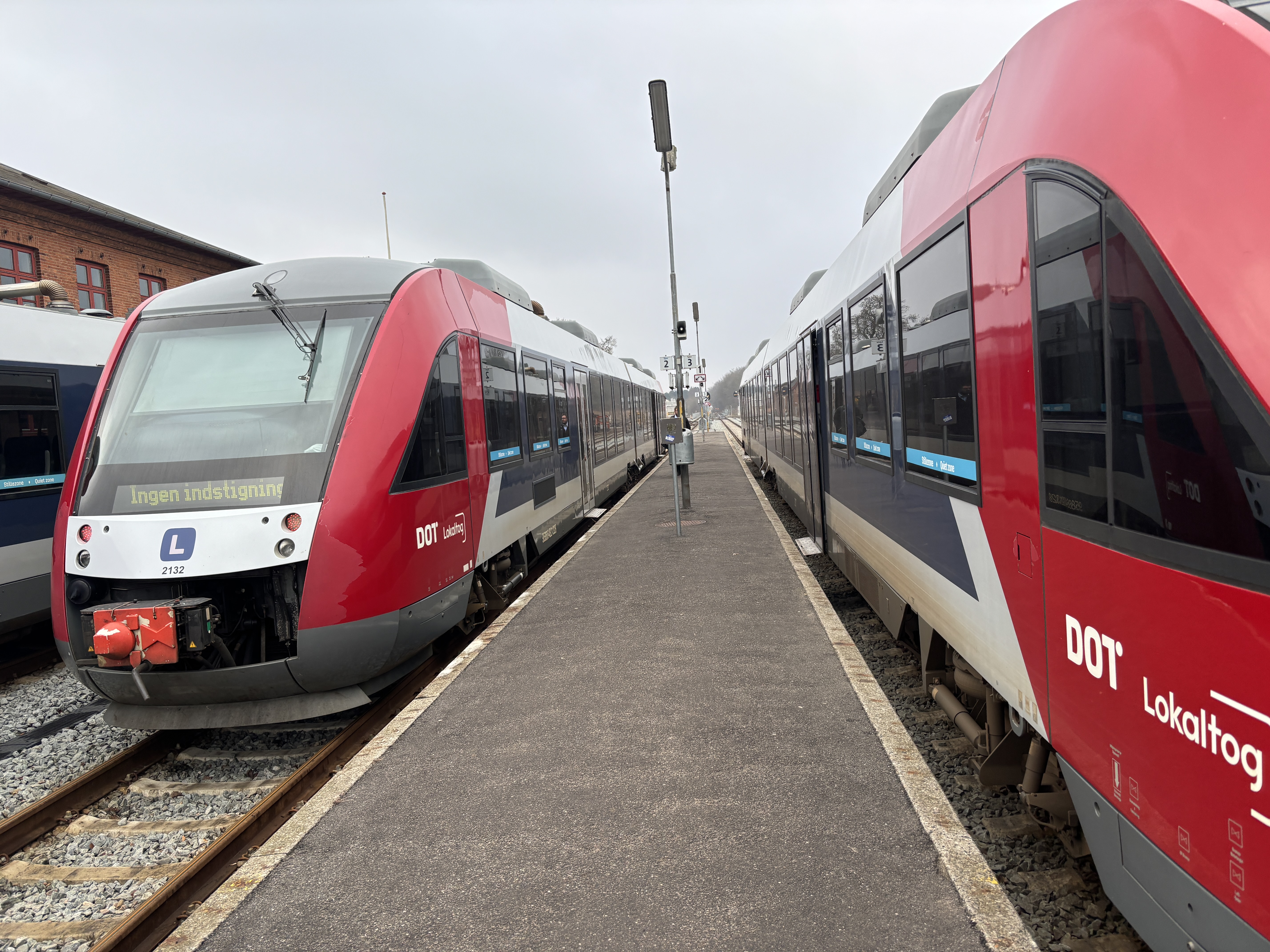 Tirsdag måtte Østbanen aflyse 28 afgange på den ene gren af strækningen.