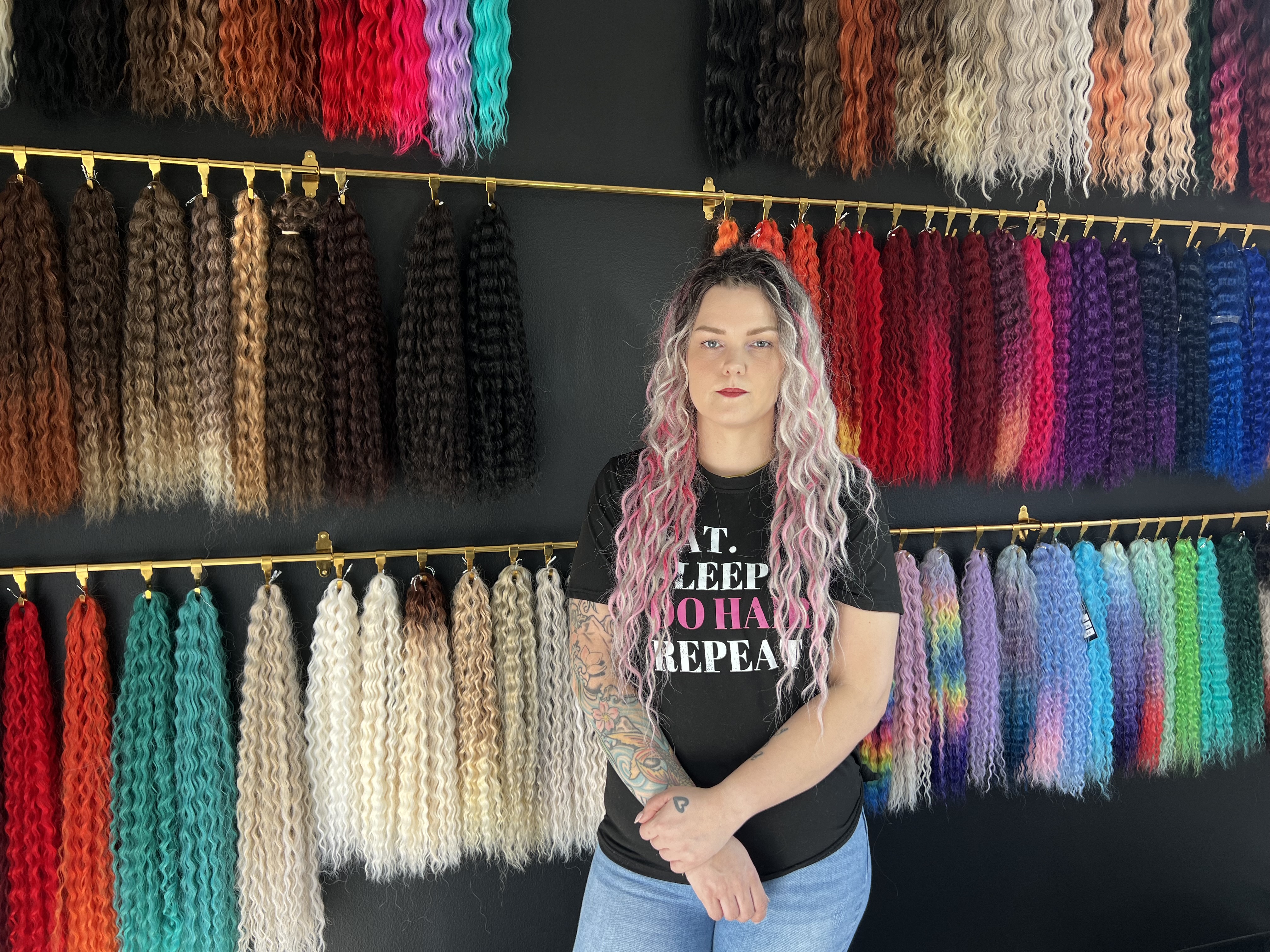 32-årige Louise Olesen med autisme har fundet vej tilbage til arbejdsmarkedet efter syv år uden job. Desværre hører hendes historie til sjældenhederne, fortæller Autismeforeningen.