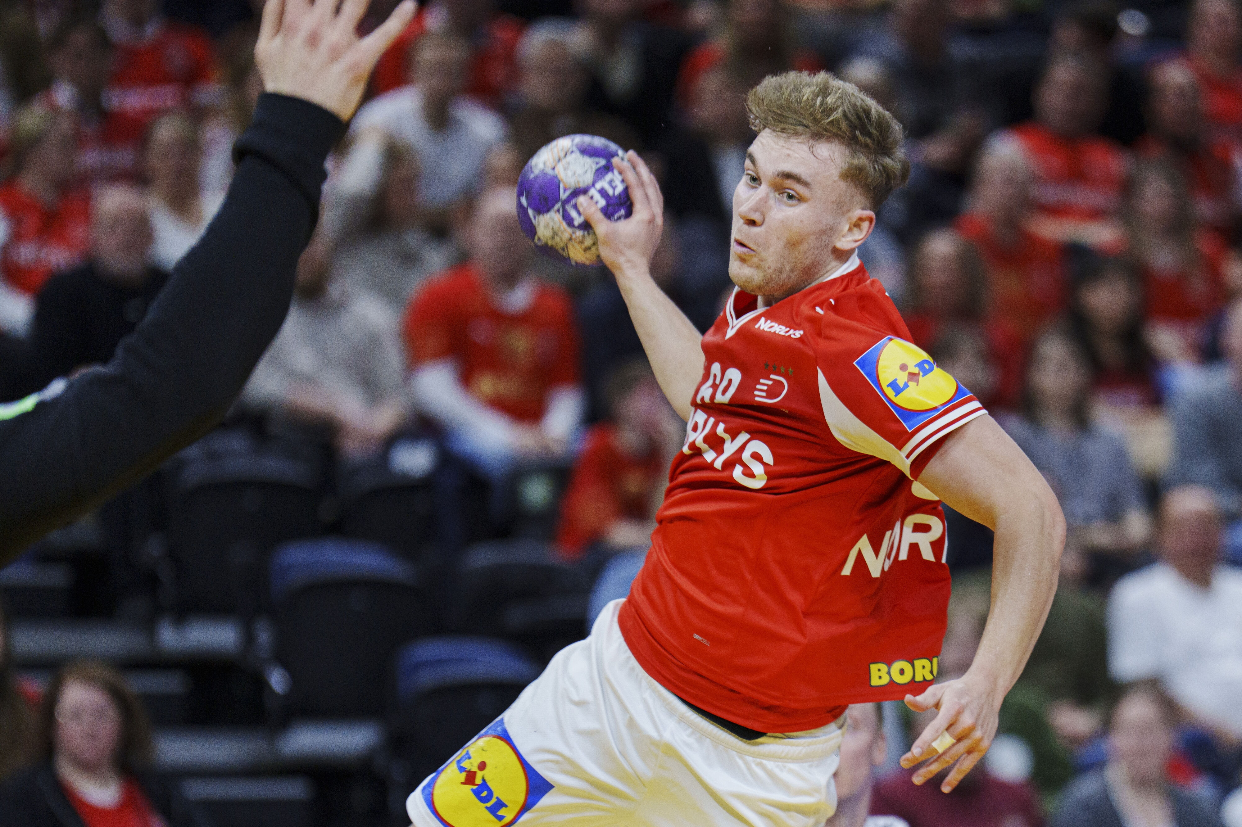 Victor Norlyk imponerede i sin debutlandskamp mod Norge torsdag aften.
