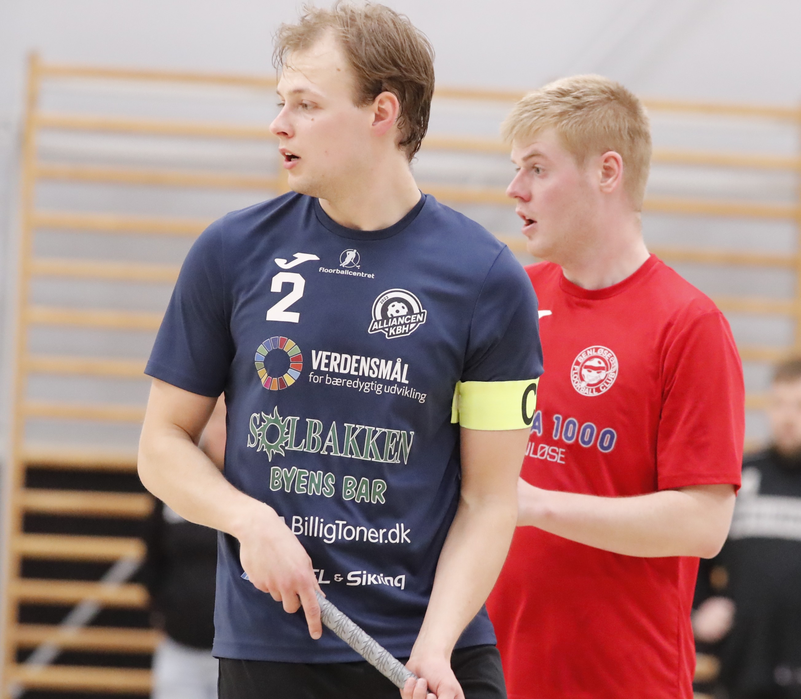 Elias Surensen dækker Simon Lehnert.