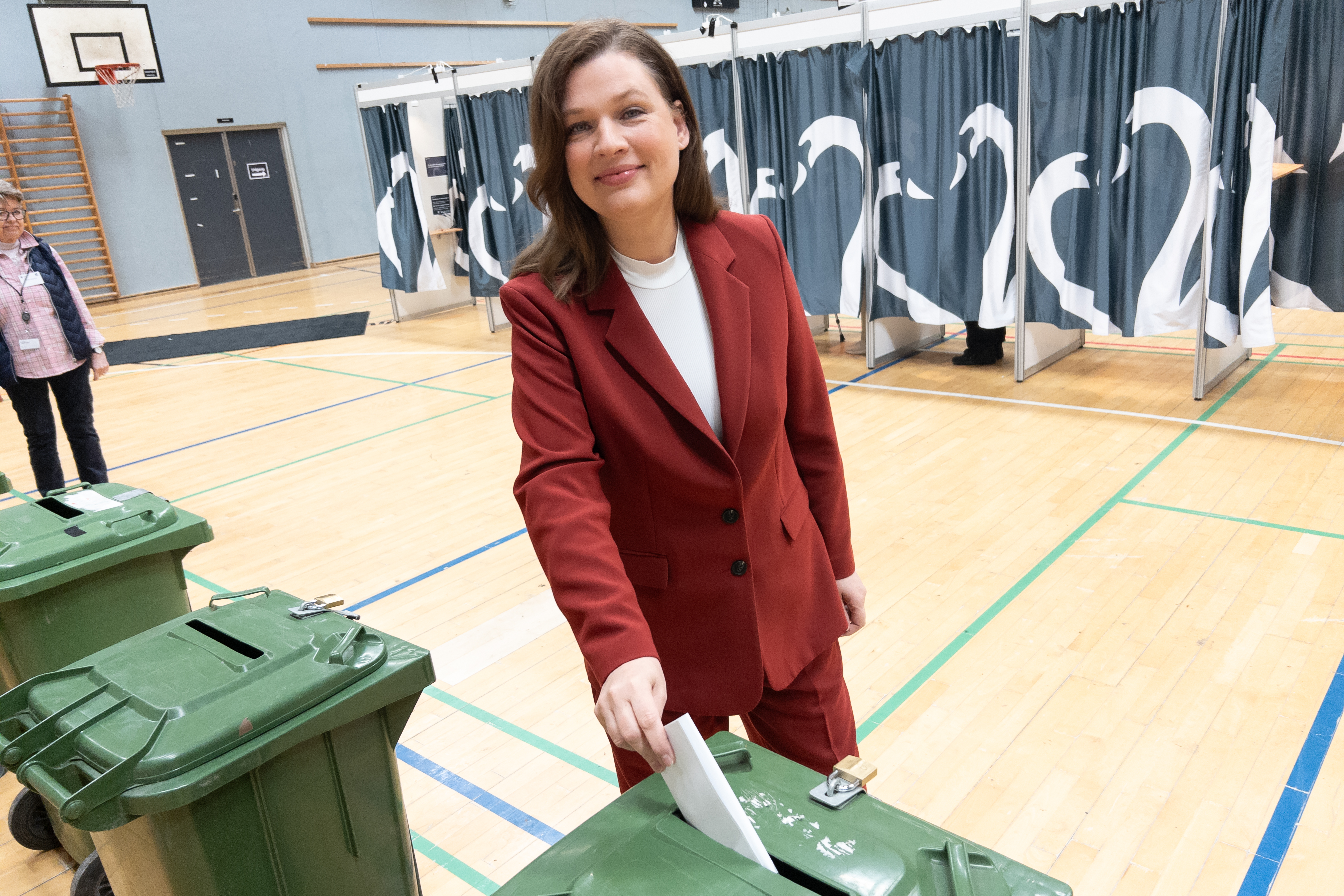 Louise Mehnke afgav sin stemme i Egedalshallen i Kokkedal.