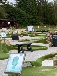 Sådan ser en adventure minigolfbane ud. Billedet er taget fra en bane i Karrebæksminde, men banen i Korsør bliver noget tilsvarende. - Pitstop Minigolf Sådan ser en adventure minigolfbane ud. Billedet er taget fra en bane i Karrebæksminde, men banen i Korsør bliver noget tilsvarende.