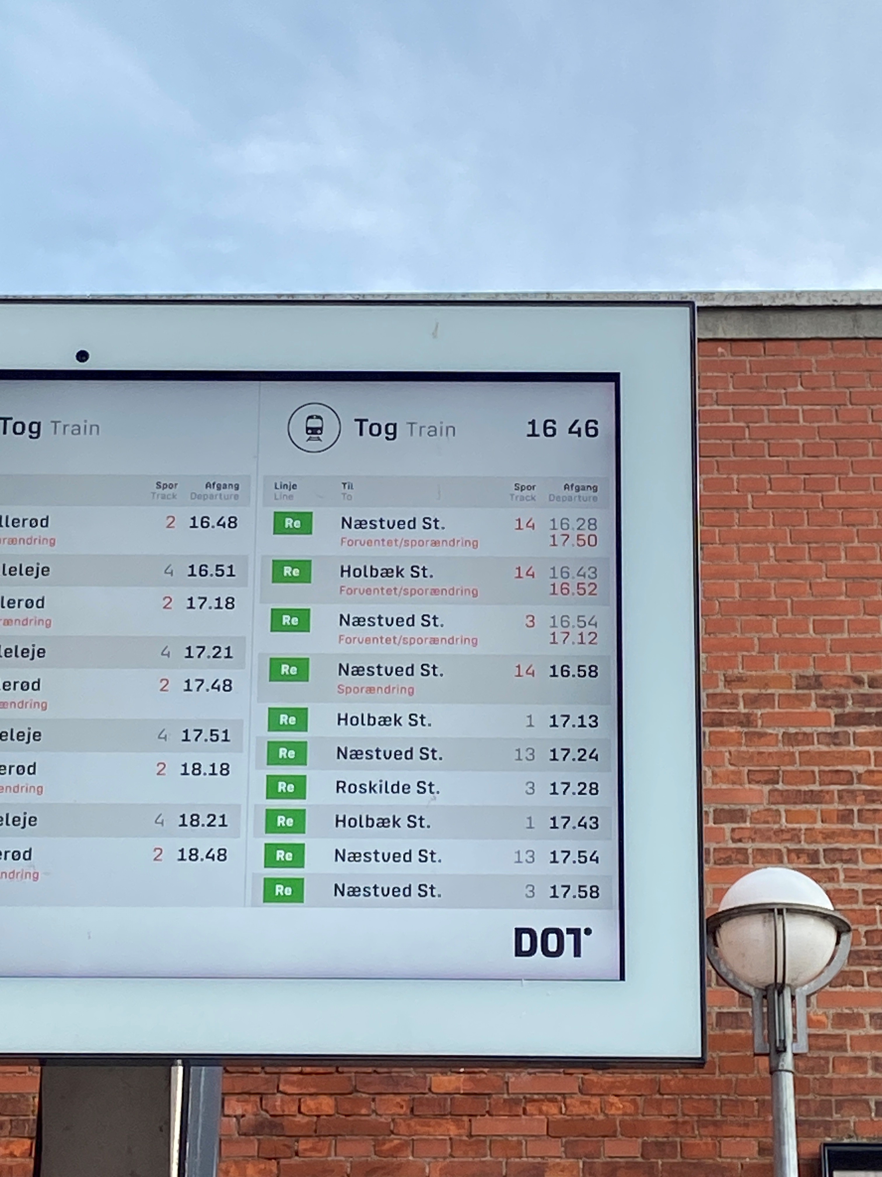 Endnu en dag. Endnu flere forsinkelser på Kystbanen. Der har onsdag eftermiddag ikke kørt tog fra Helsingør mod København i over en time.
