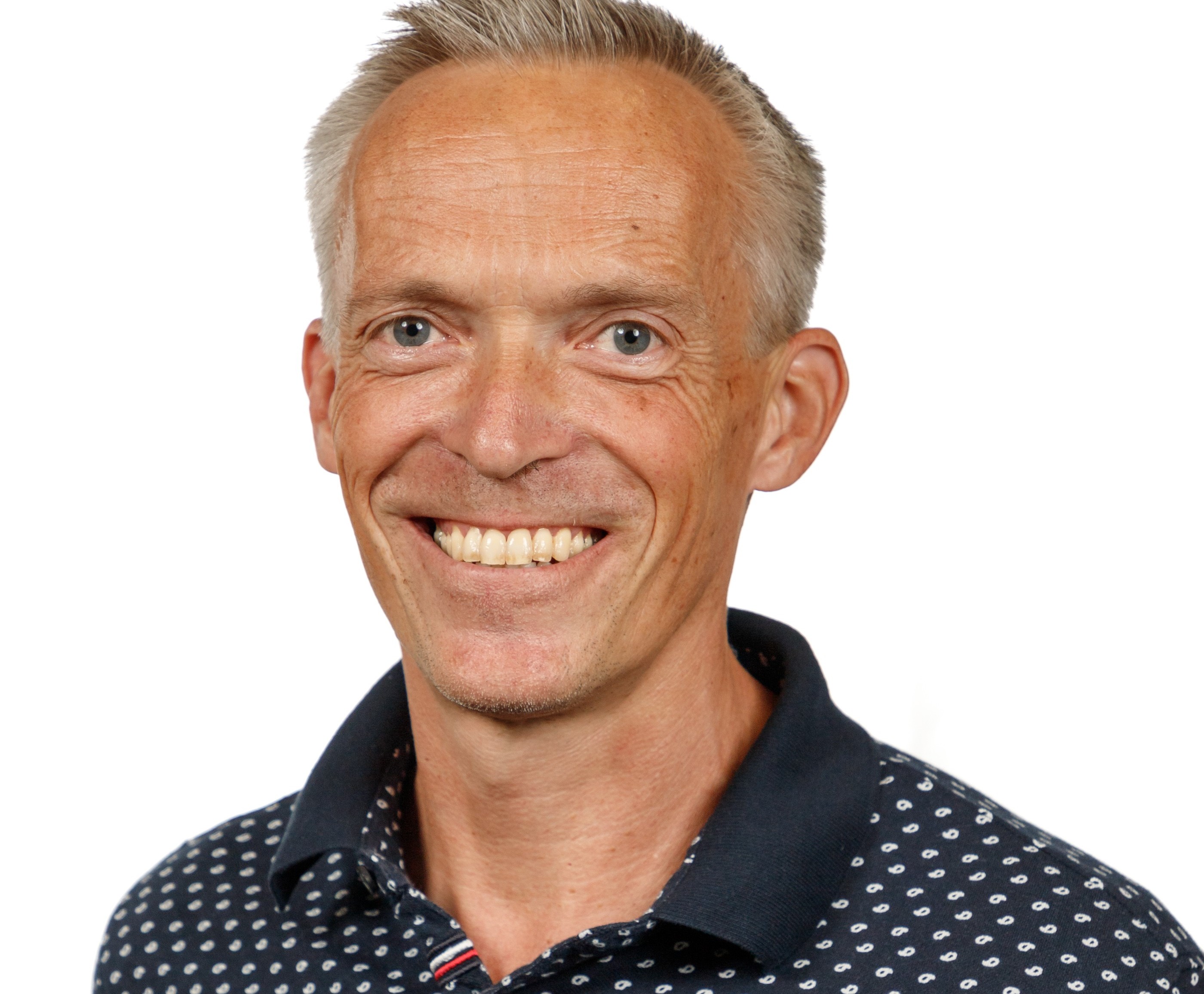 Peter Fink er ny rektor på Stenhus Gymnasium og vil skabe en mere åben og tilgængelig ledelsesstil.