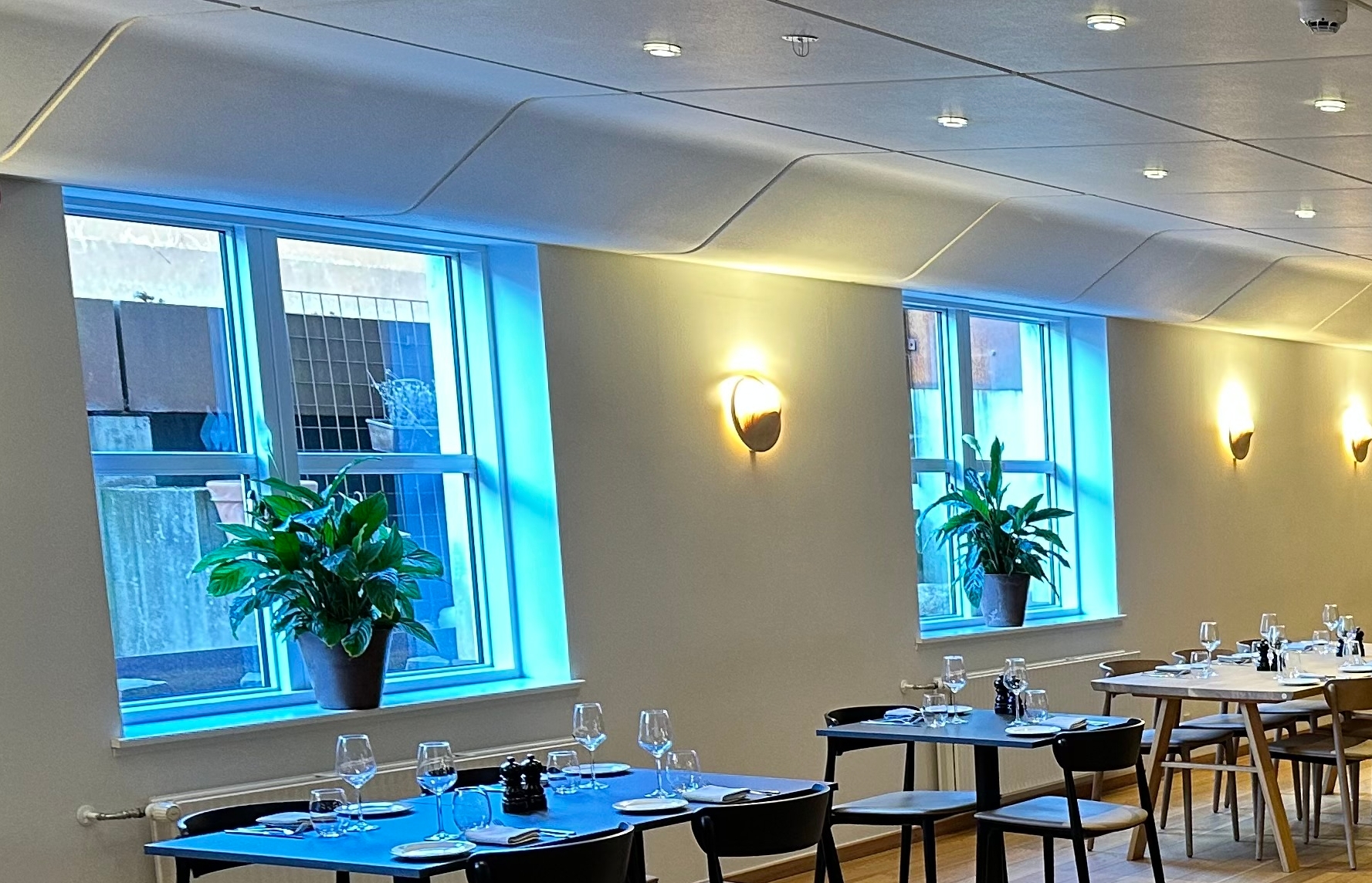 Restaurant Krydderiet ligger i kælderen under Hotel Hillerød, og den beliggenhed kan man nok ikke gøre så meget ved. - Morten Chas Overgaard Restaurant Krydderiet ligger i kælderen under Hotel Hillerød, og den beliggenhed kan man nok ikke gøre så meget ved.