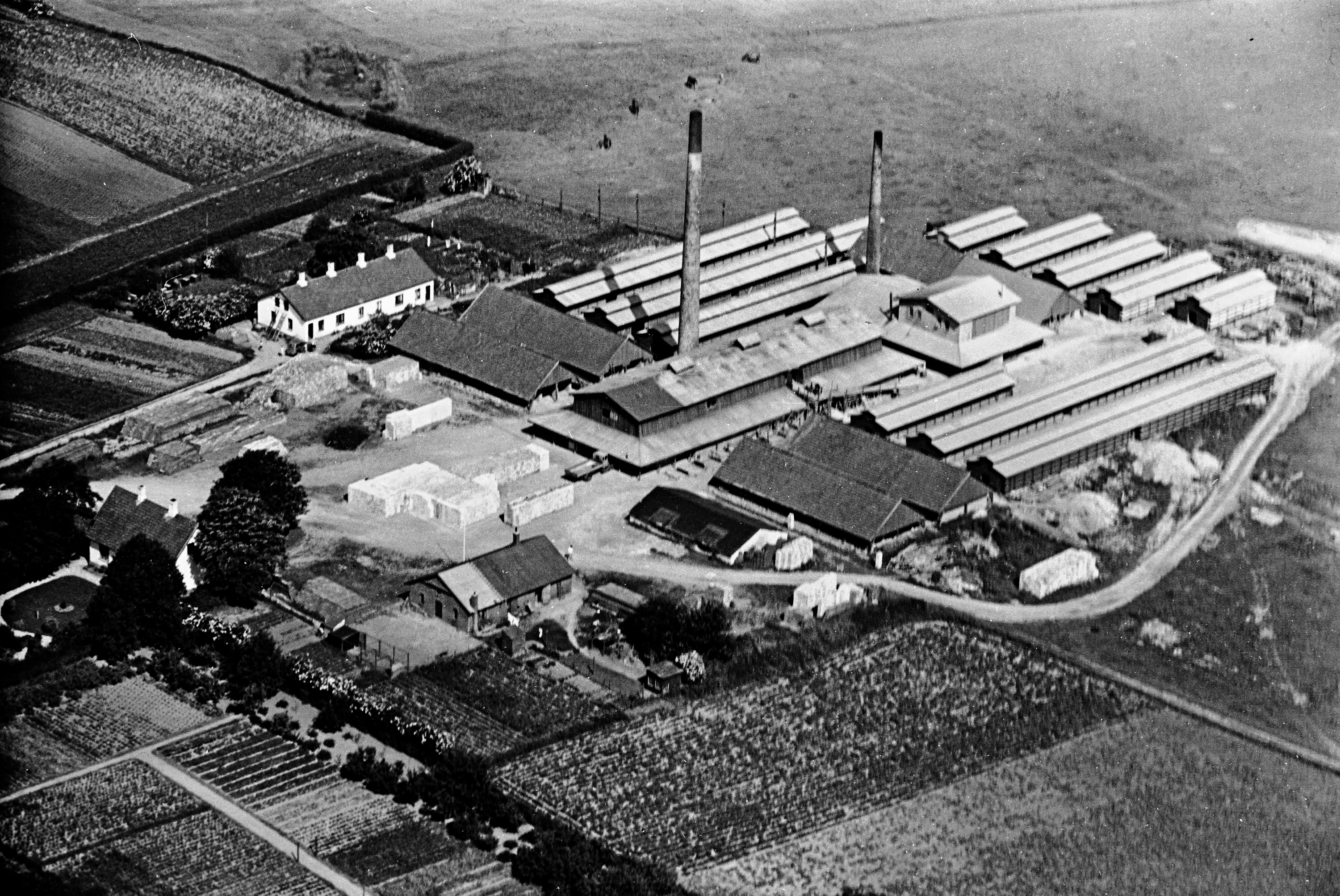 Tølløse Teglværk omkring 1936-38, set fra luften.