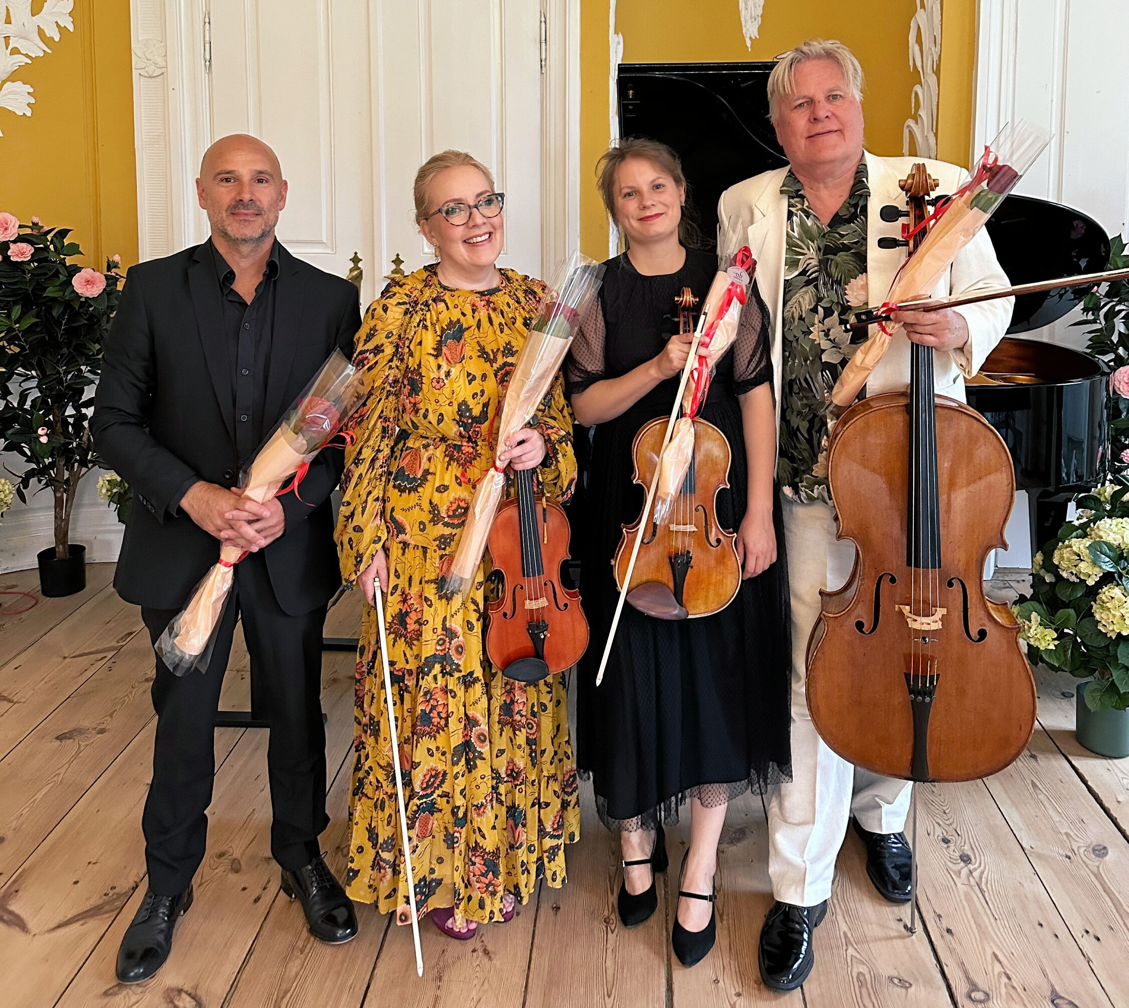 Rudersdal Kammersolister består af Christine Pryn og Isabelle Bania på violin, Marie Stockmarr Becker på bratsch, John Ehde på cello og Manuel Esperilla på klaver.