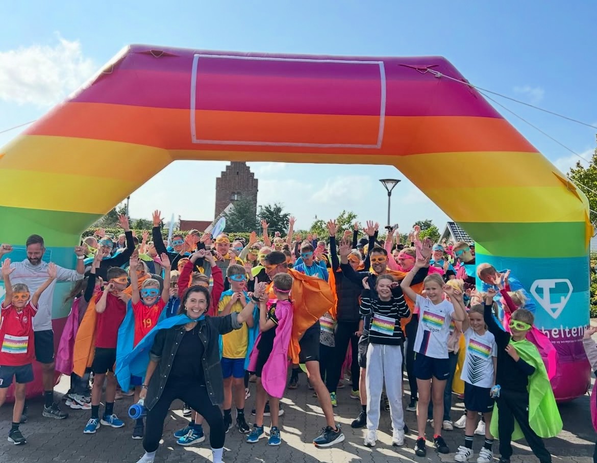 Helteløbet byder på en rute på 1000 meter, som deltagerne kan gennemføre så mange gange, de har lyst til.